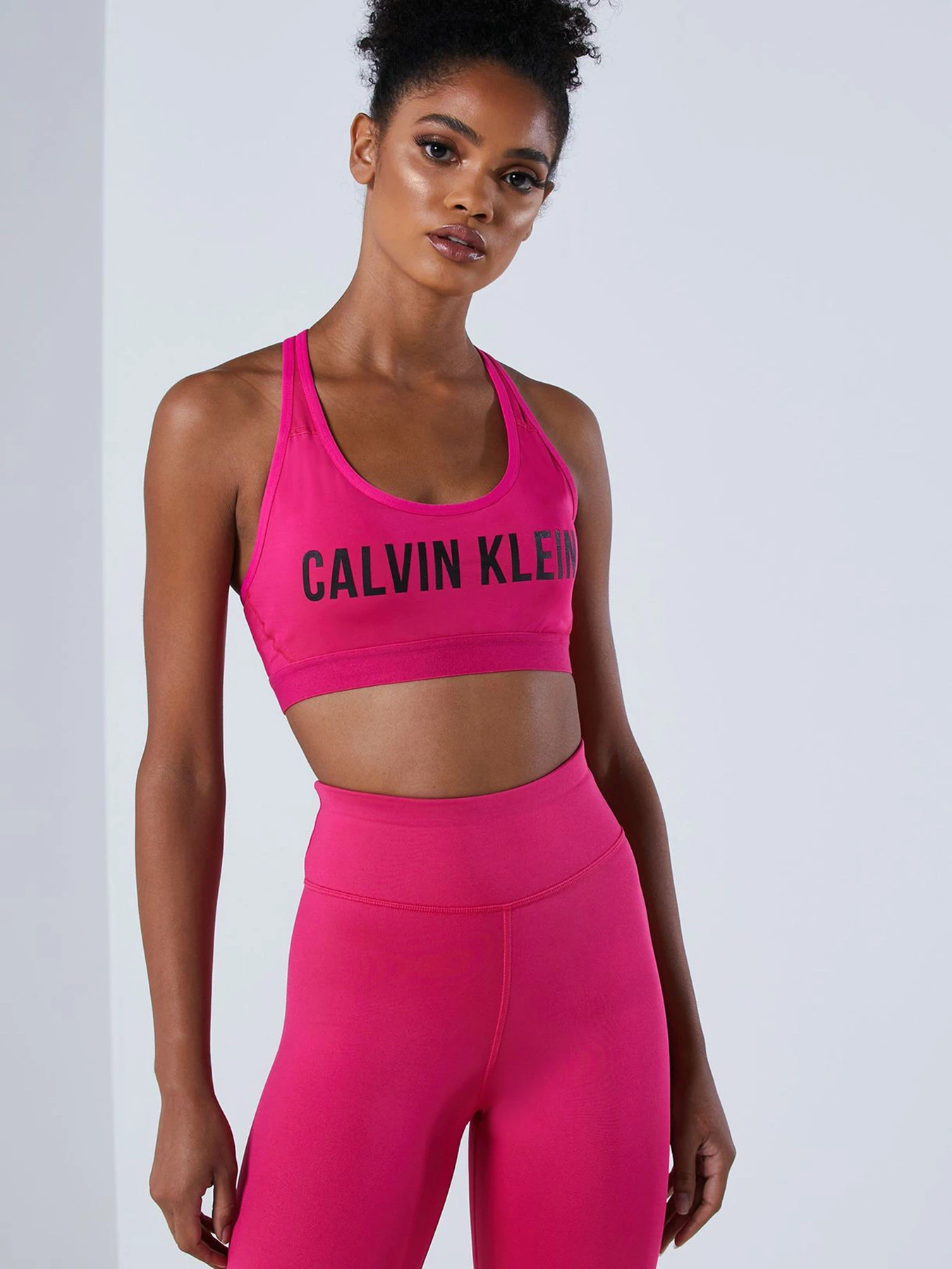 Футболки и поло Calvin Klein модель 00GWS0K137-996 Футболки и поло Calvin Klein модель 00GWS0K137-996 Фото
