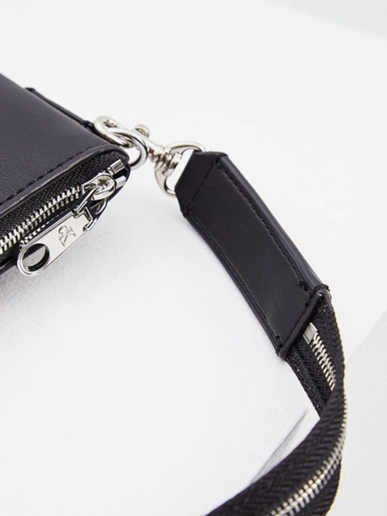 Сумки Calvin Klein модель K60K607462_BDS0 Фото