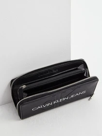 Кошельки Calvin Klein модель K60K607634_BDS0 Фото