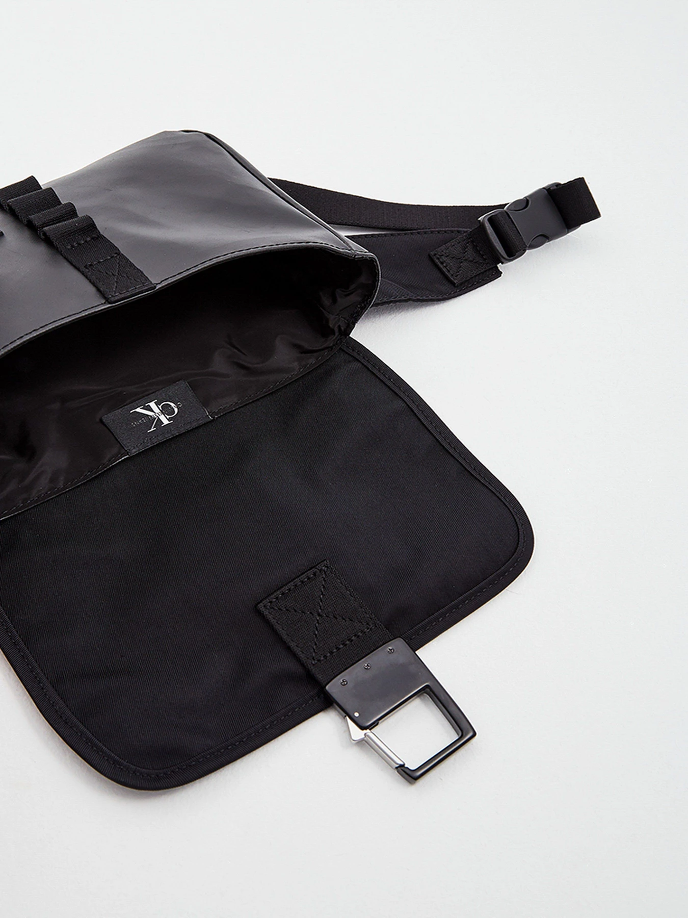 Сумки Calvin Klein модель K50K506360_BDS0 Сумки Calvin Klein модель K50K506360_BDS0 Фото