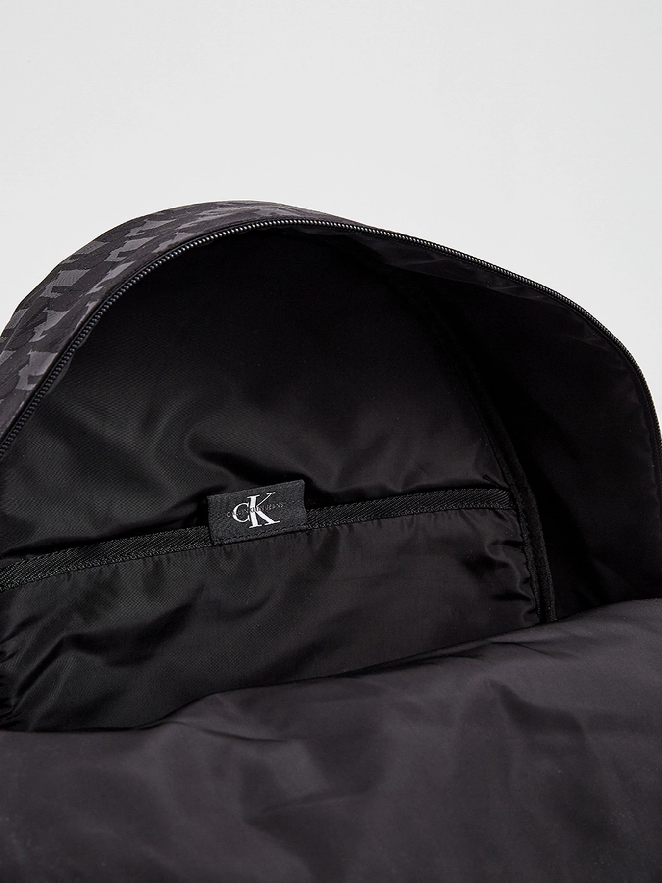Рюкзаки Calvin Klein модель K50K506372_BDS0 Фото