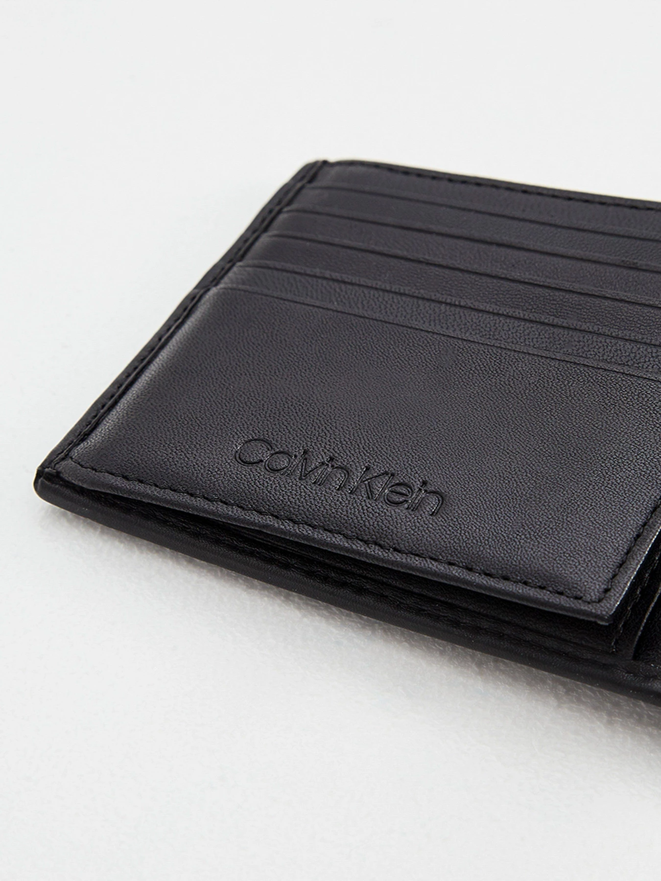 Гаманці Calvin Klein модель K50K506387_BAX0 Гаманці Calvin Klein модель K50K506387_BAX0 Фото