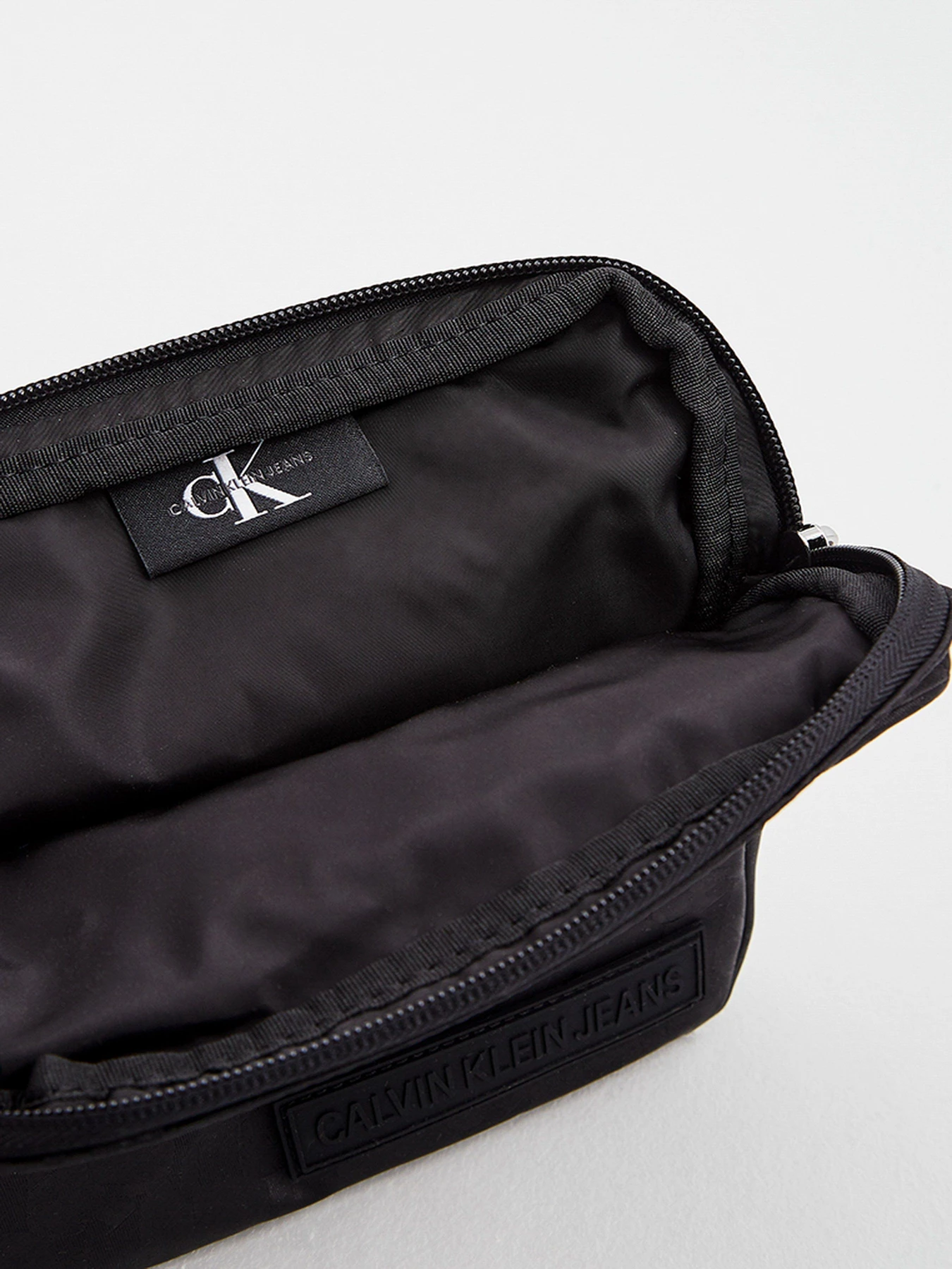 Сумки Calvin Klein модель K50K506472_BDS0 Фото