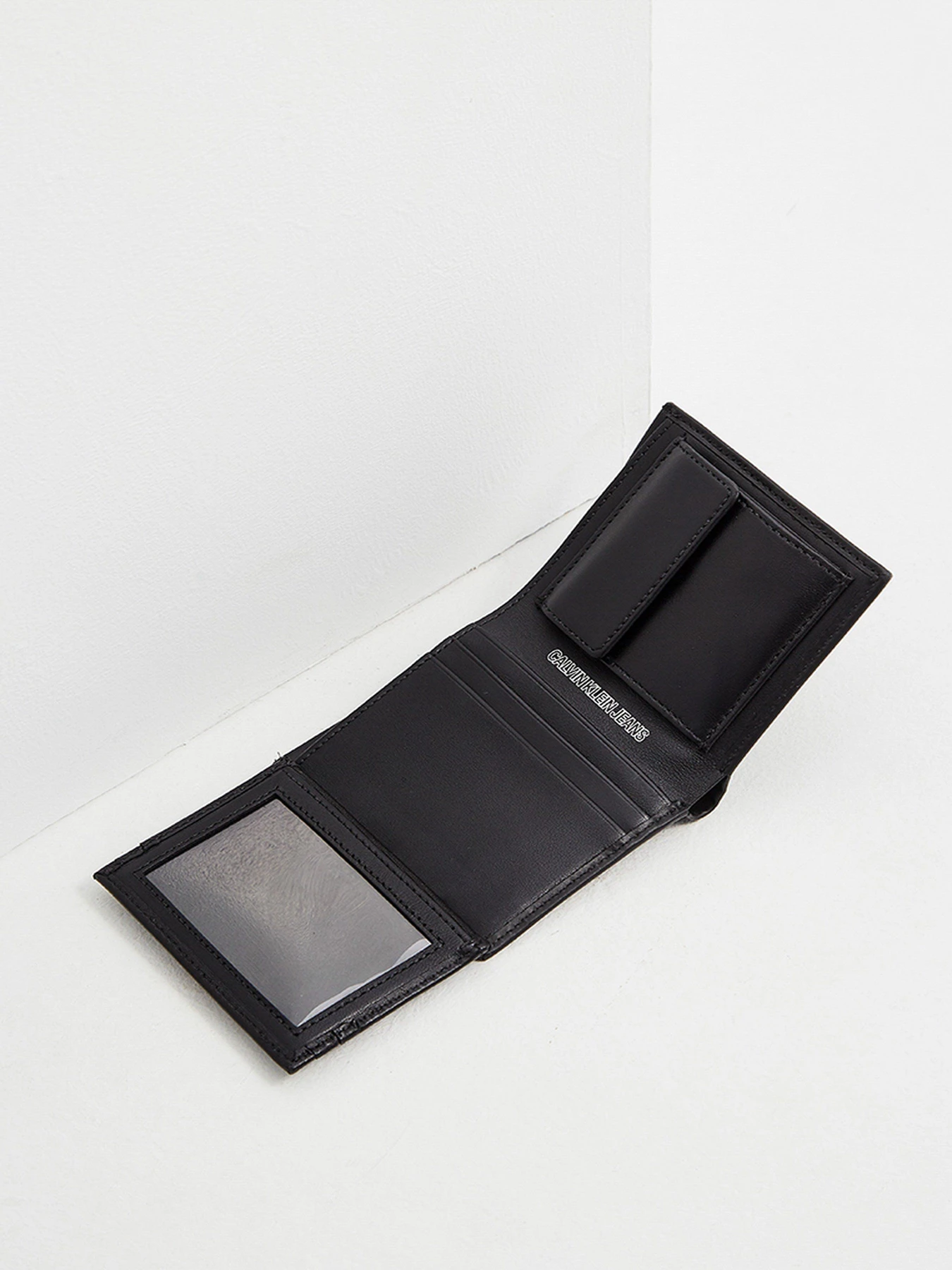 Гаманці Calvin Klein модель K50K506806_BDS0 Гаманці Calvin Klein модель K50K506806_BDS0 Фото