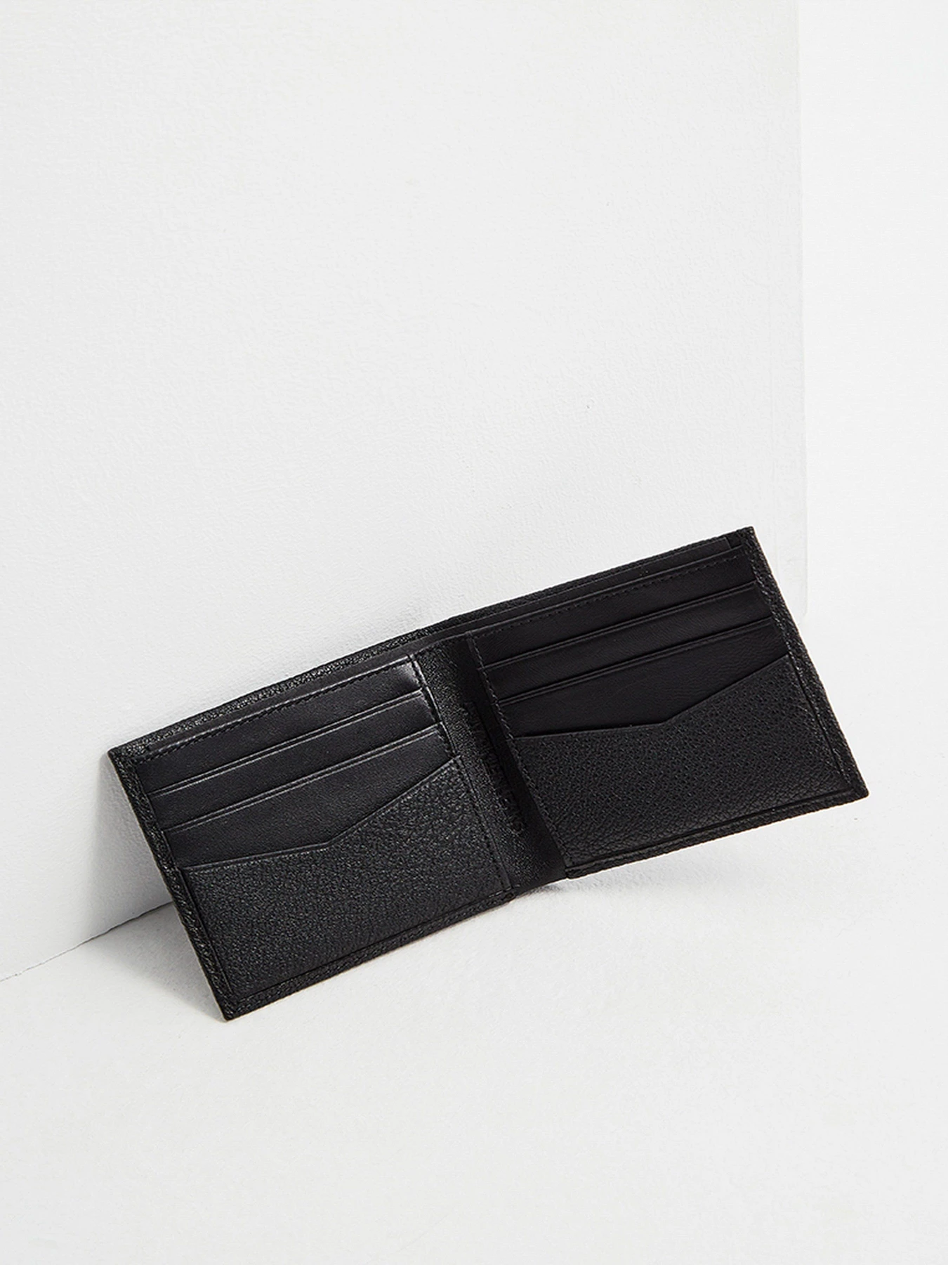 Гаманці Calvin Klein модель K50K506811_BDS0 Гаманці Calvin Klein модель K50K506811_BDS0 Фото