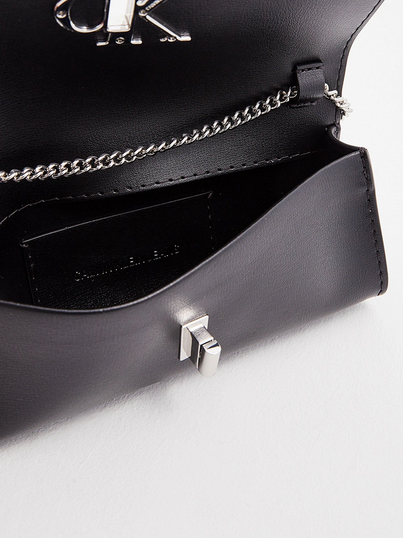 Сумки Calvin Klein модель K60K607484_BDS0 Сумки Calvin Klein модель K60K607484_BDS0 Фото