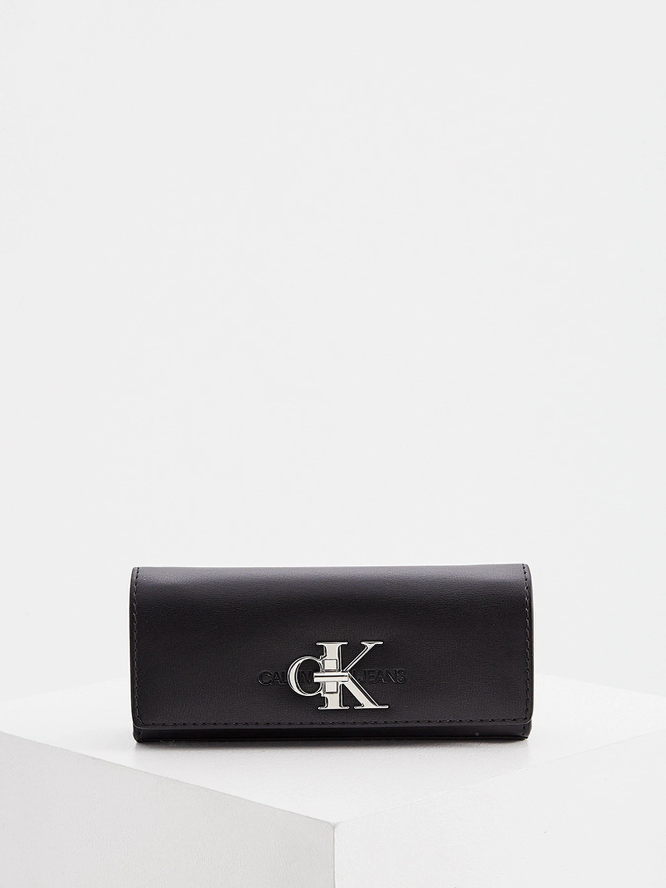 Сумки Calvin Klein модель K60K607484_BDS0 Сумки Calvin Klein модель K60K607484_BDS0 Фото