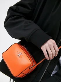Сумки Calvin Klein модель K60K607485_SEA0 Фото