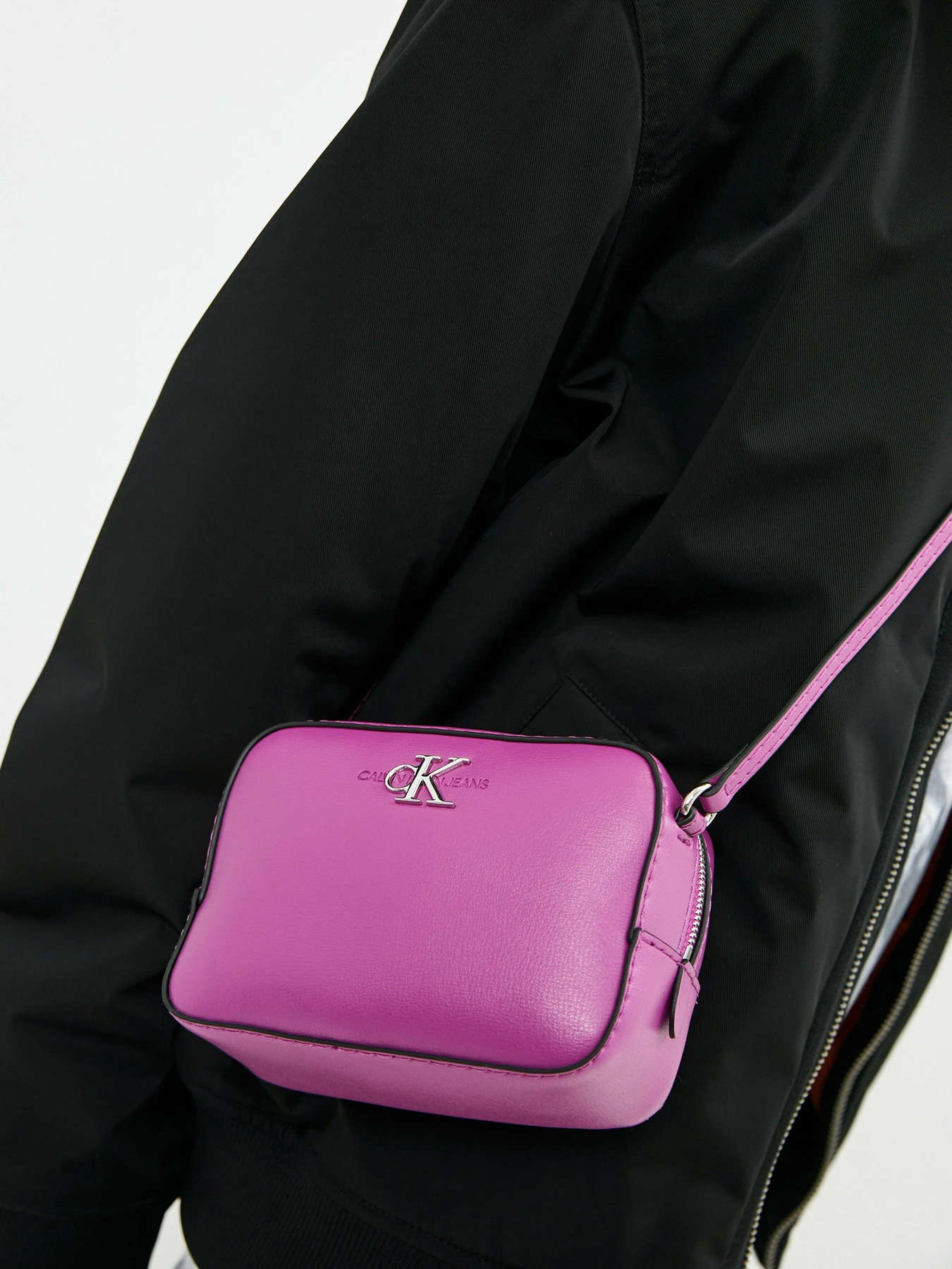 Сумки Calvin Klein модель K60K607485_VIB0 Фото