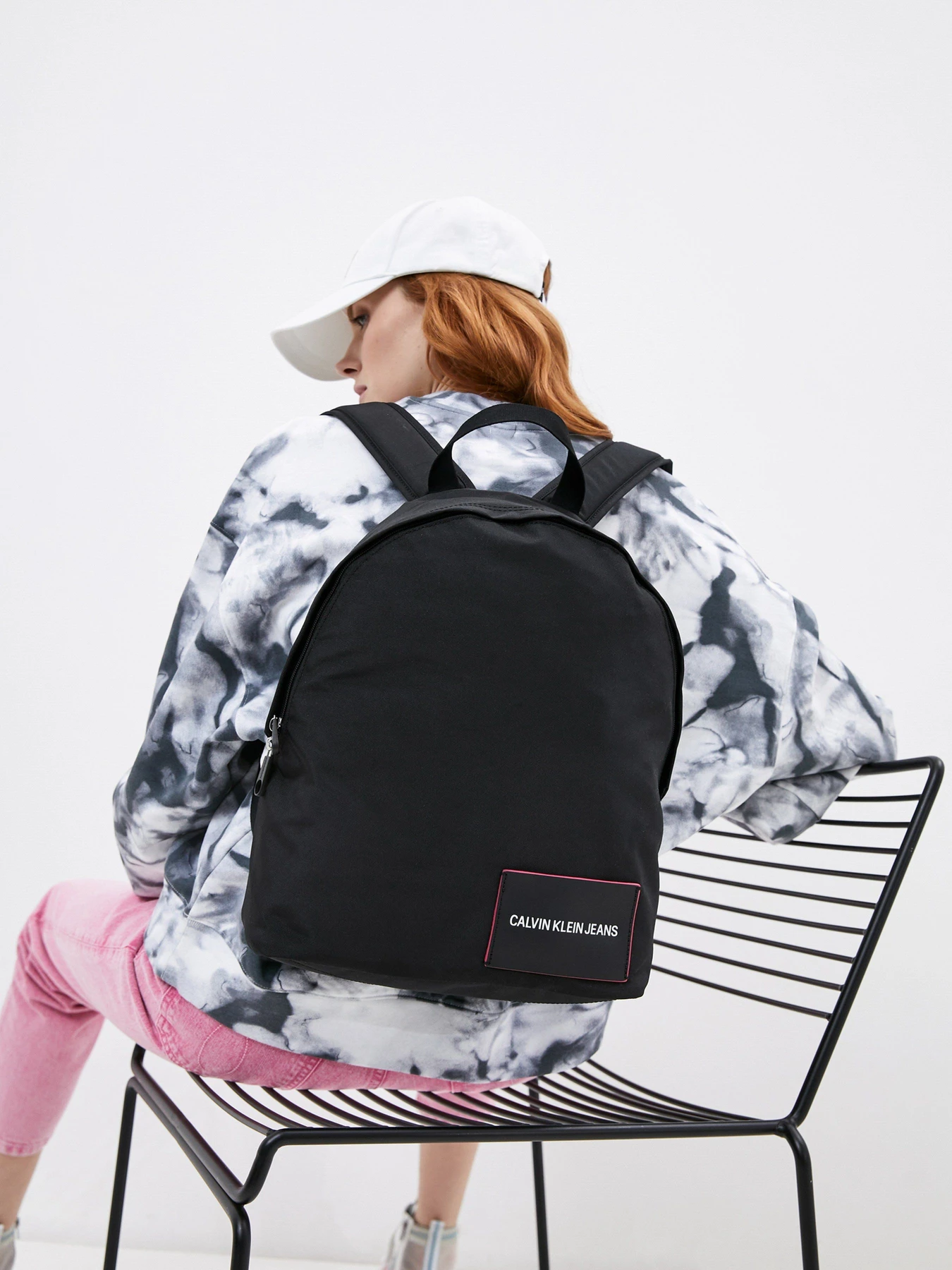 Рюкзаки Calvin Klein Round BP40 модель K60K607576_BDS0 Фото