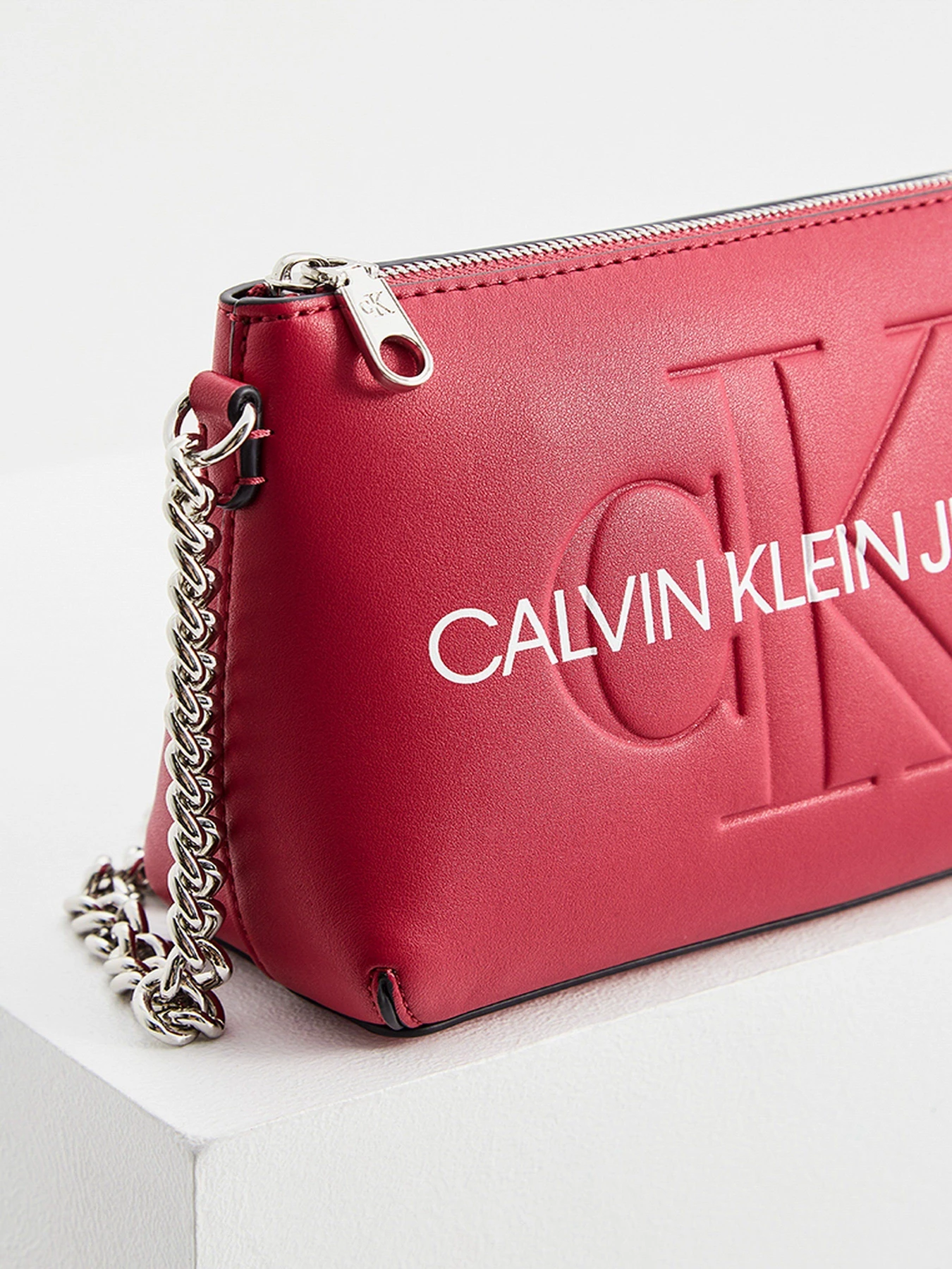 Сумки Calvin Klein модель K60K607858_XAP0 Сумки Calvin Klein модель K60K607858_XAP0 Фото