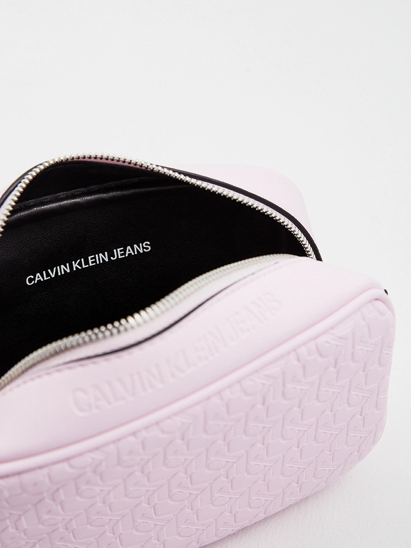 Сумки Calvin Klein модель K60K608141_TN90 Сумки Calvin Klein модель K60K608141_TN90 Фото