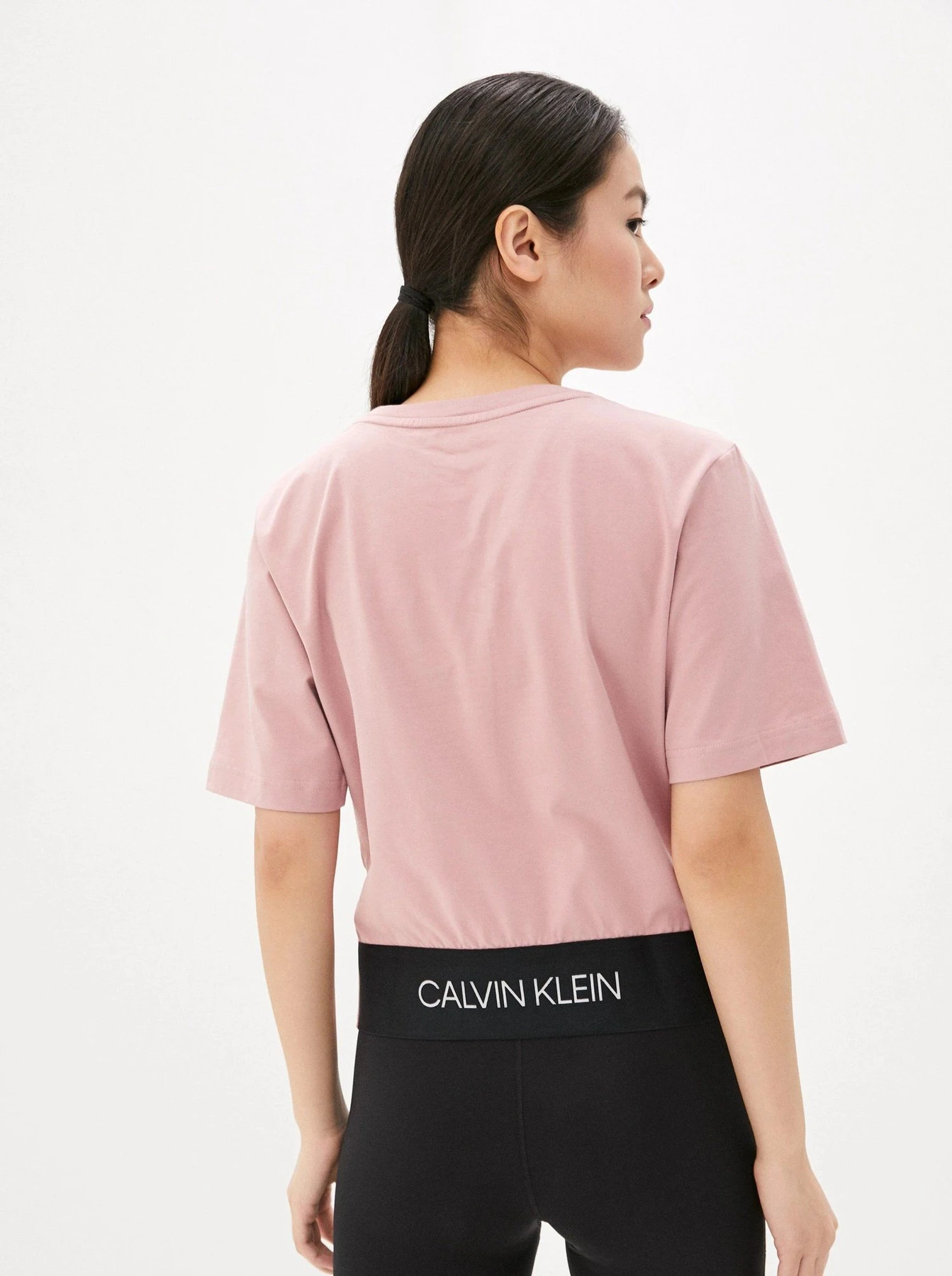 Футболки и поло Calvin Klein модель 00GWT0K199-620 Футболки и поло Calvin Klein модель 00GWT0K199-620 Фото