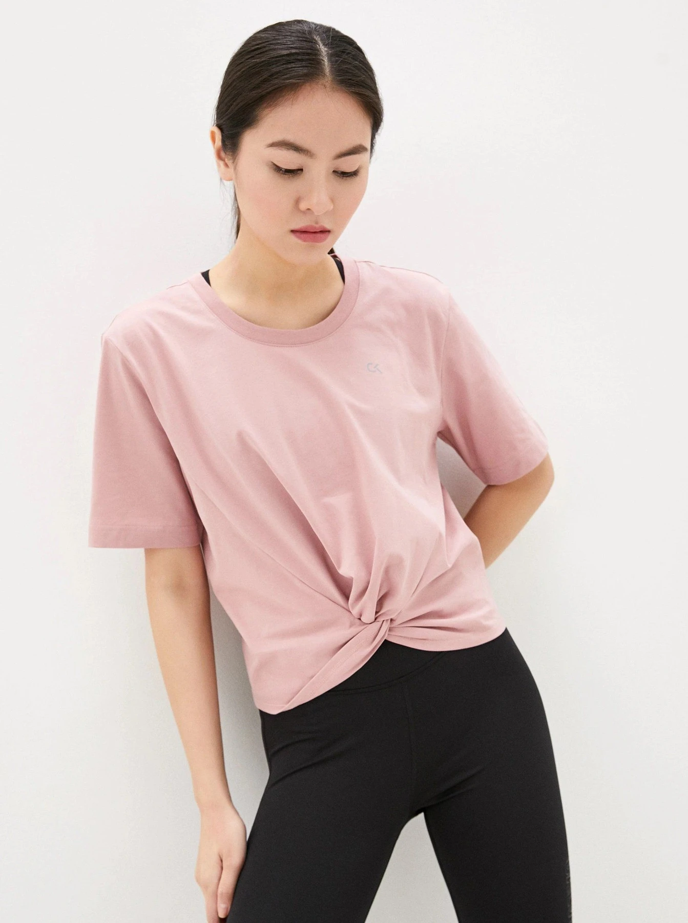 Футболки и поло Calvin Klein модель 00GWT0K199-620 Футболки и поло Calvin Klein модель 00GWT0K199-620 Фото