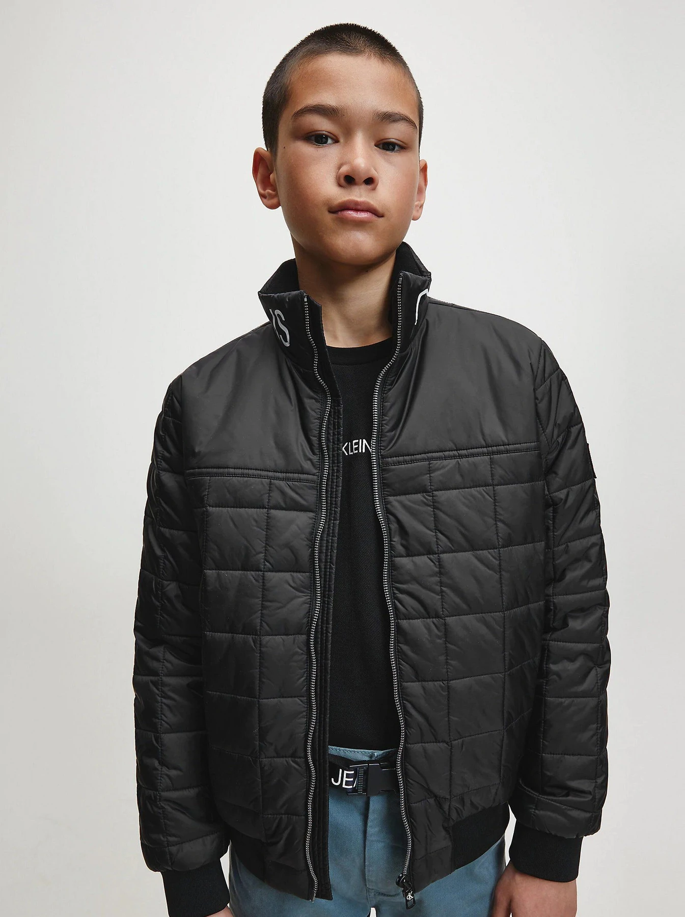 Куртки и дубленки Calvin Klein модель CKL68 Фото