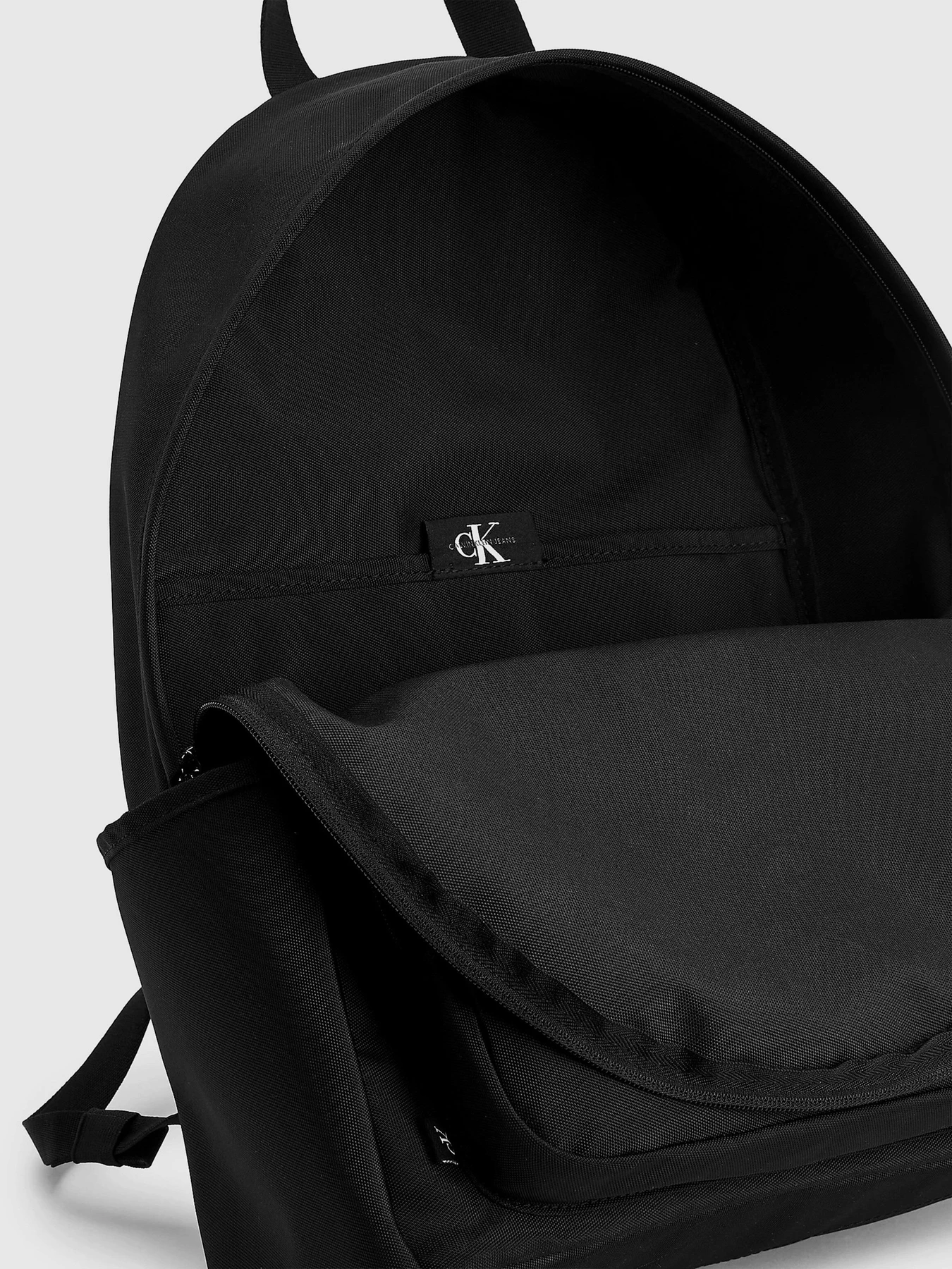 Рюкзаки Calvin Klein модель K50K506938_BDS Рюкзаки Calvin Klein модель K50K506938_BDS Фото