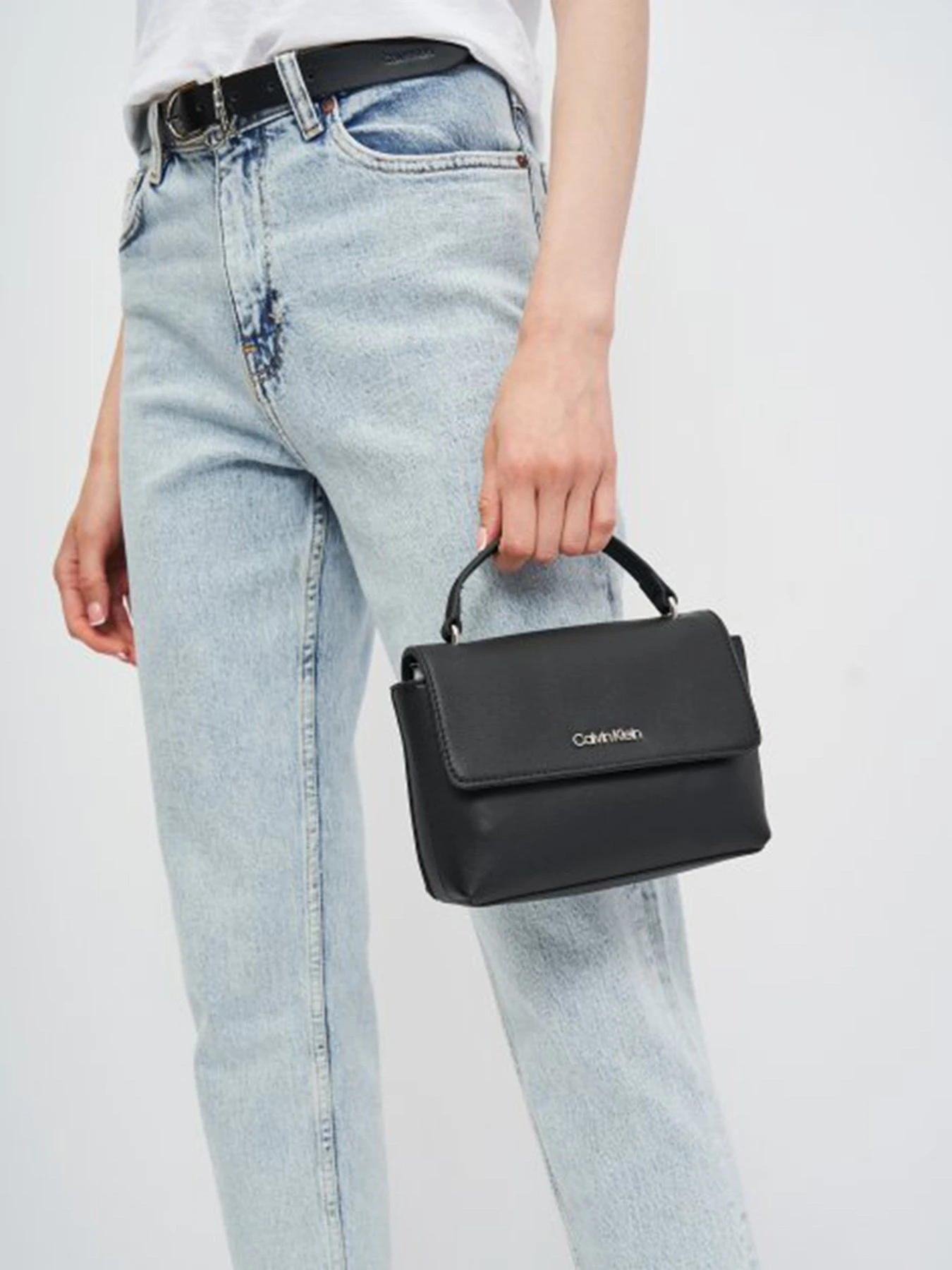 Сумки Calvin Klein модель K60K608170_BAX Сумки Calvin Klein модель K60K608170_BAX Фото