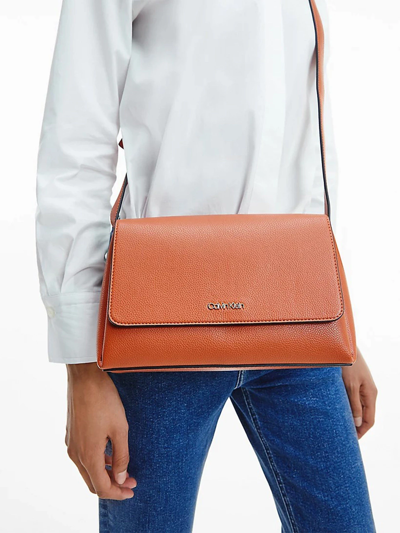 Сумки Calvin Klein модель K60K608181_GAC Сумки Calvin Klein модель K60K608181_GAC Фото