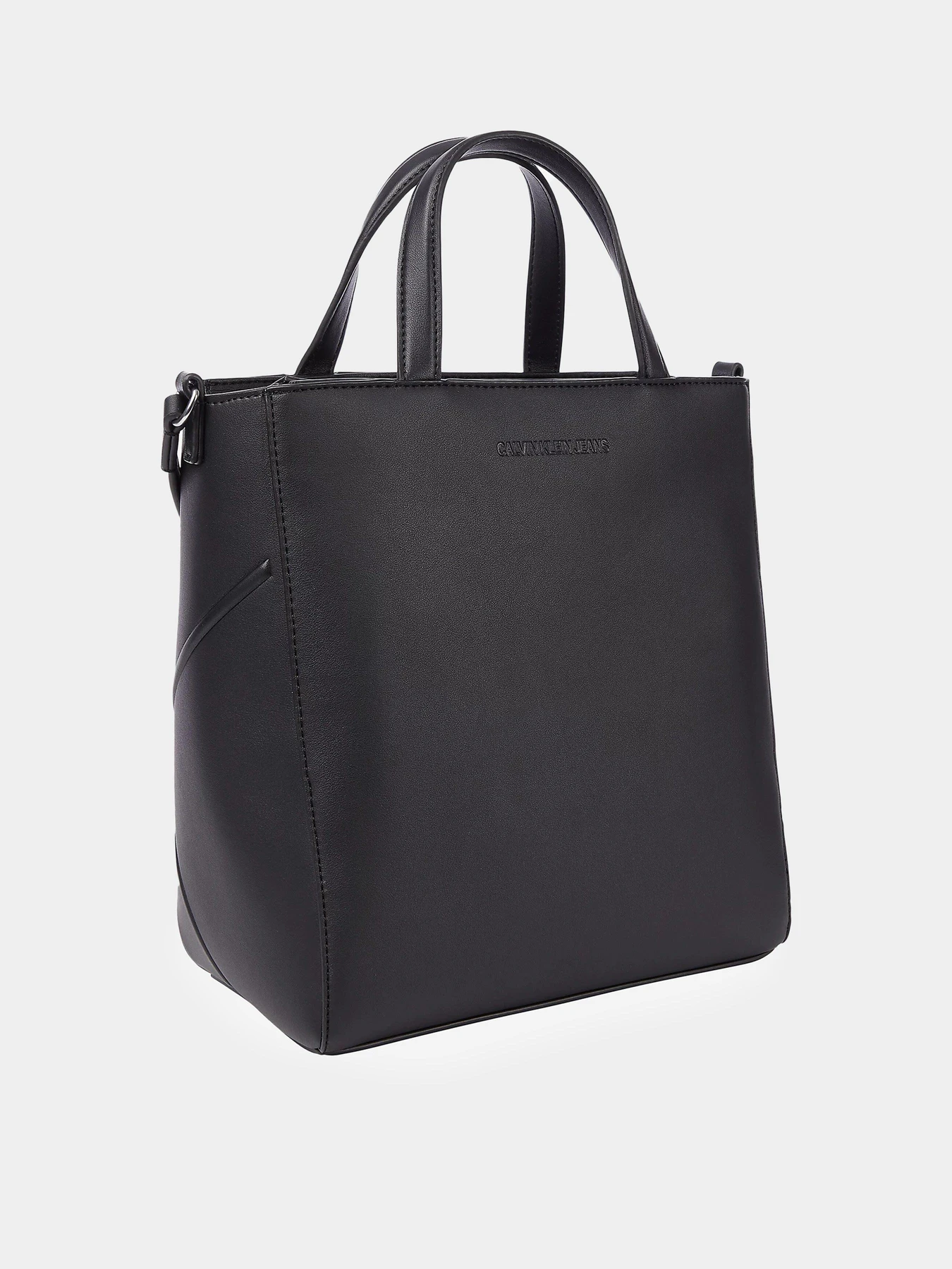 Сумки Calvin Klein модель K60K608221_BDS Сумки Calvin Klein модель K60K608221_BDS Фото