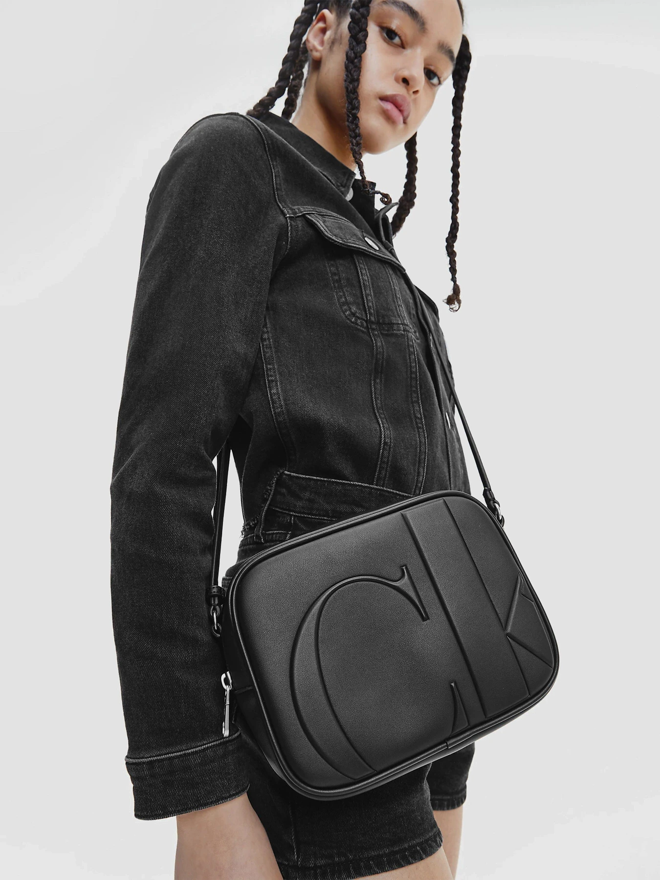 Сумки Calvin Klein модель K60K608225_BDS Сумки Calvin Klein модель K60K608225_BDS Фото
