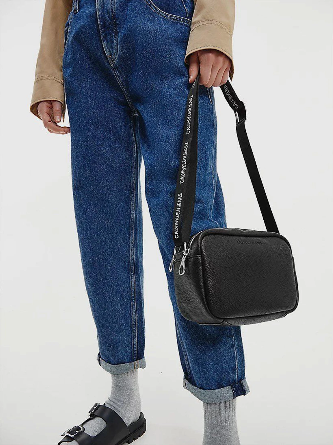 Сумки Calvin Klein модель K60K608233_BDS Сумки Calvin Klein модель K60K608233_BDS Фото