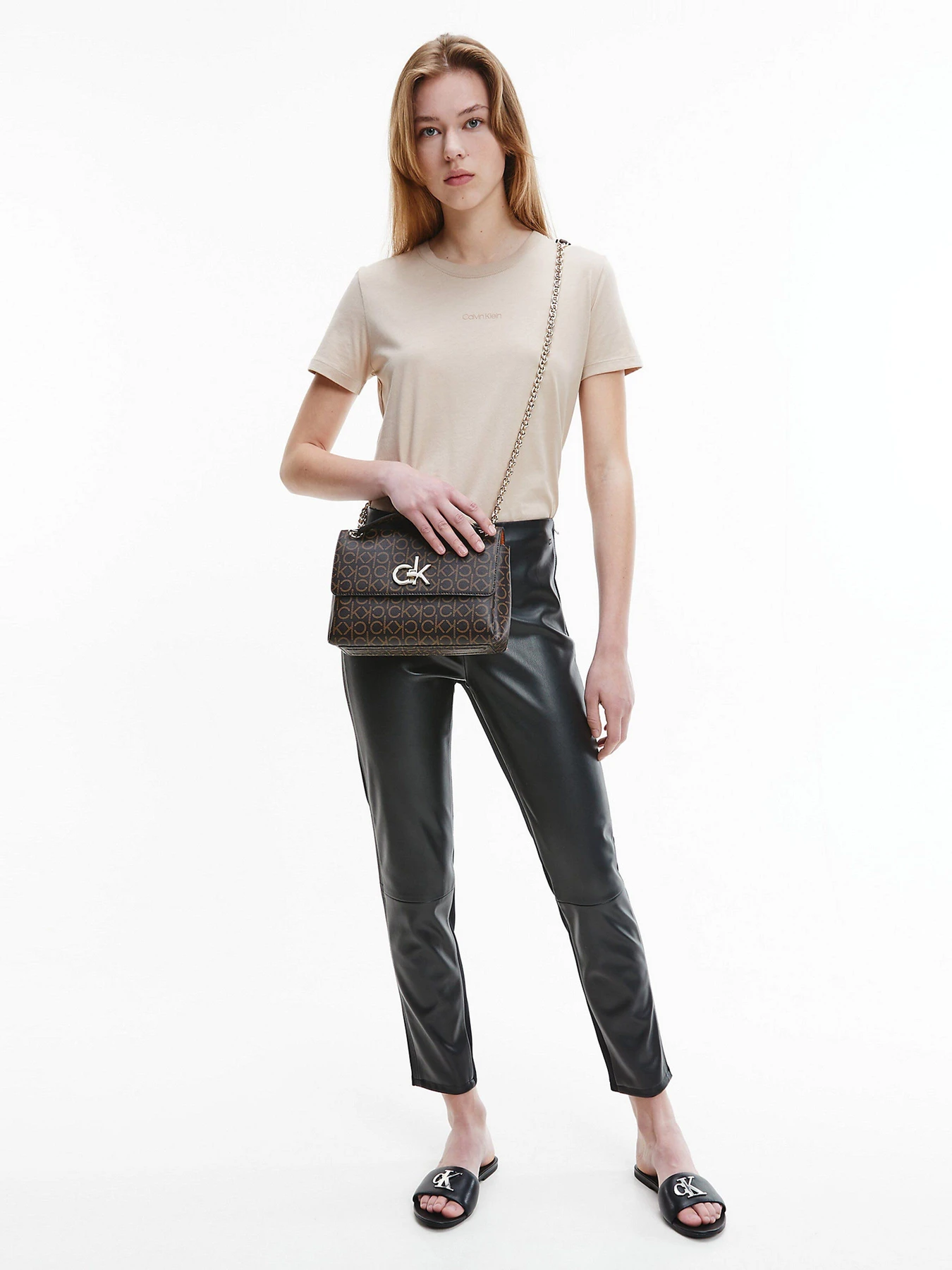 Сумки Calvin Klein модель K60K608318_0HD Сумки Calvin Klein модель K60K608318_0HD Фото
