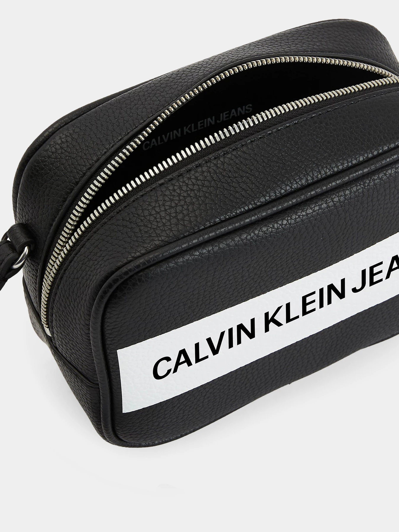 Сумки Calvin Klein модель K60K608561_BDS Сумки Calvin Klein модель K60K608561_BDS Фото