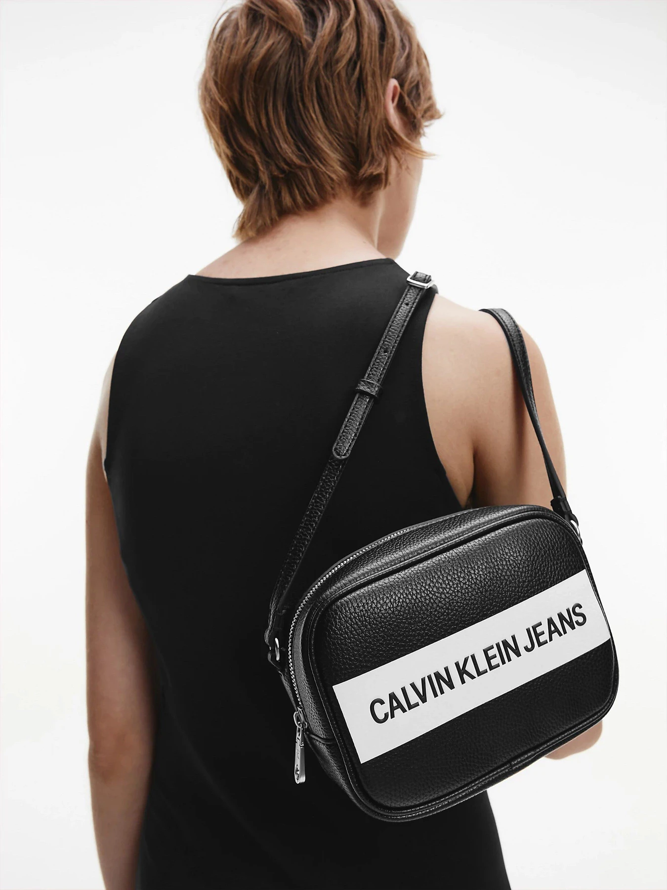 Сумки Calvin Klein модель K60K608561_BDS Сумки Calvin Klein модель K60K608561_BDS Фото