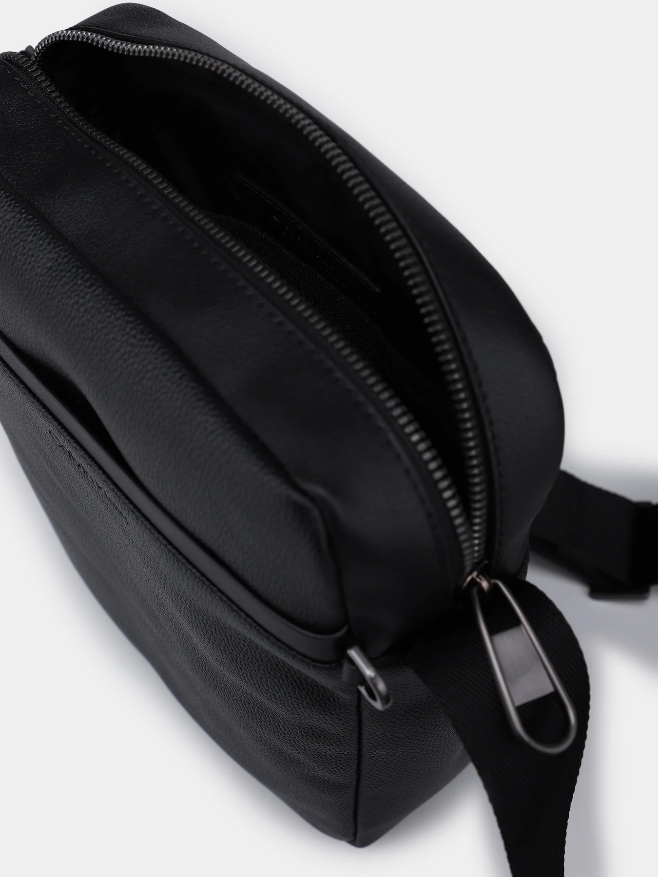Сумки Calvin Klein модель K50K507307_BAX Сумки Calvin Klein модель K50K507307_BAX Фото