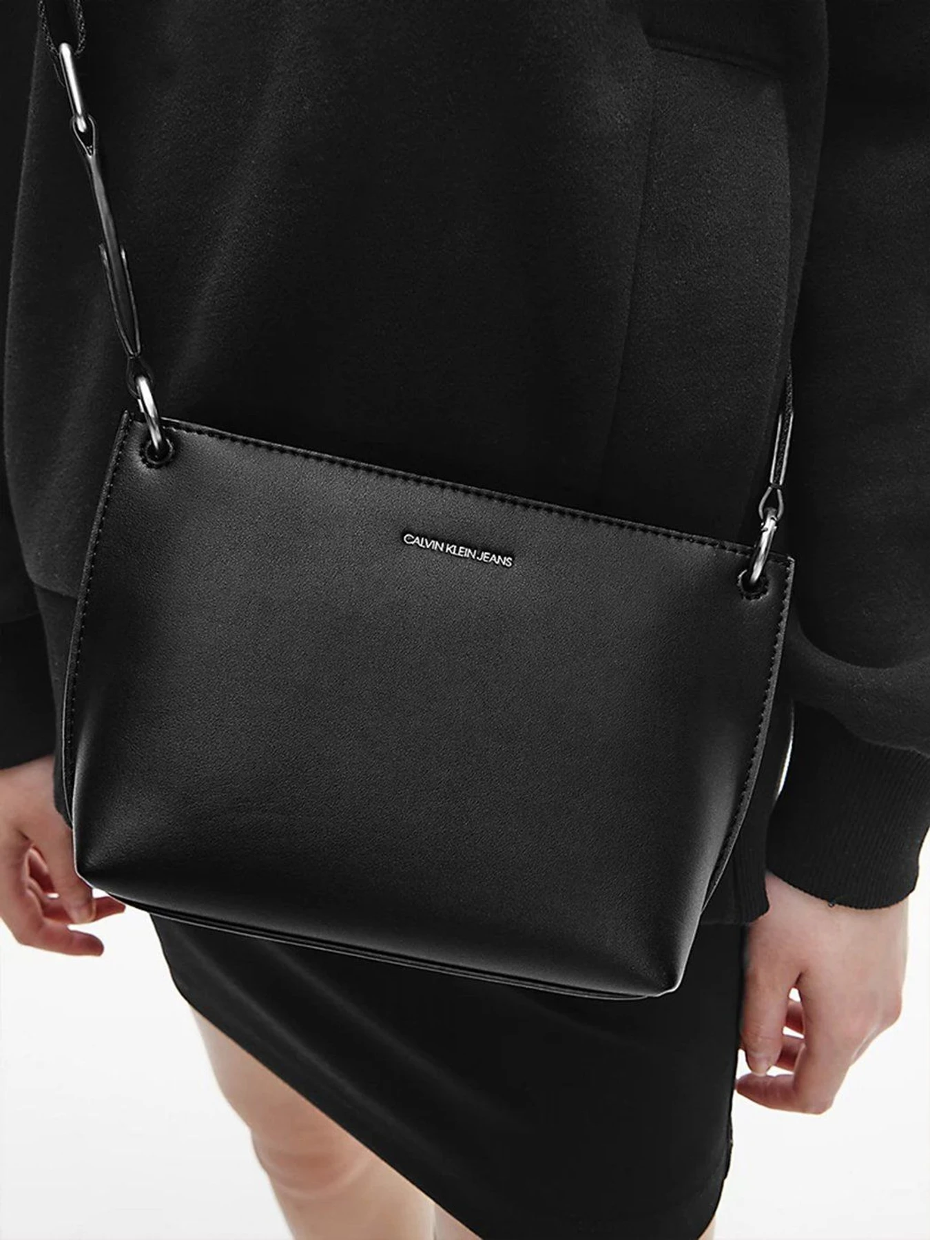 Сумки Calvin Klein модель K60K608383_BDS Фото