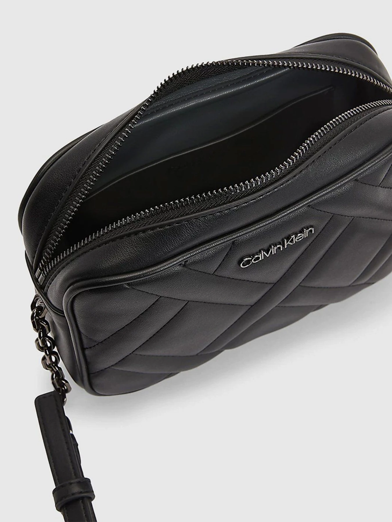 Сумки Calvin Klein модель K60K608446_BAX Сумки Calvin Klein модель K60K608446_BAX Фото