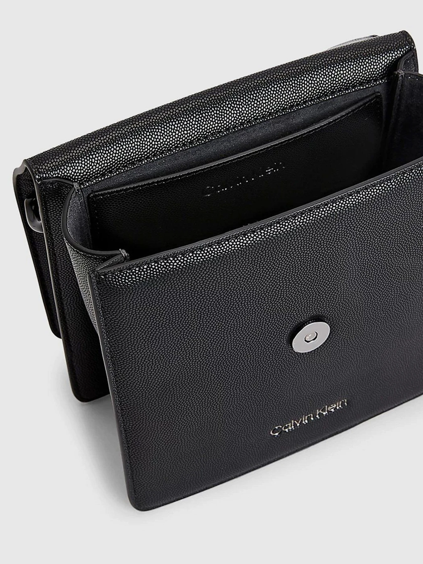 Сумки Calvin Klein модель K60K608448_BAX Фото