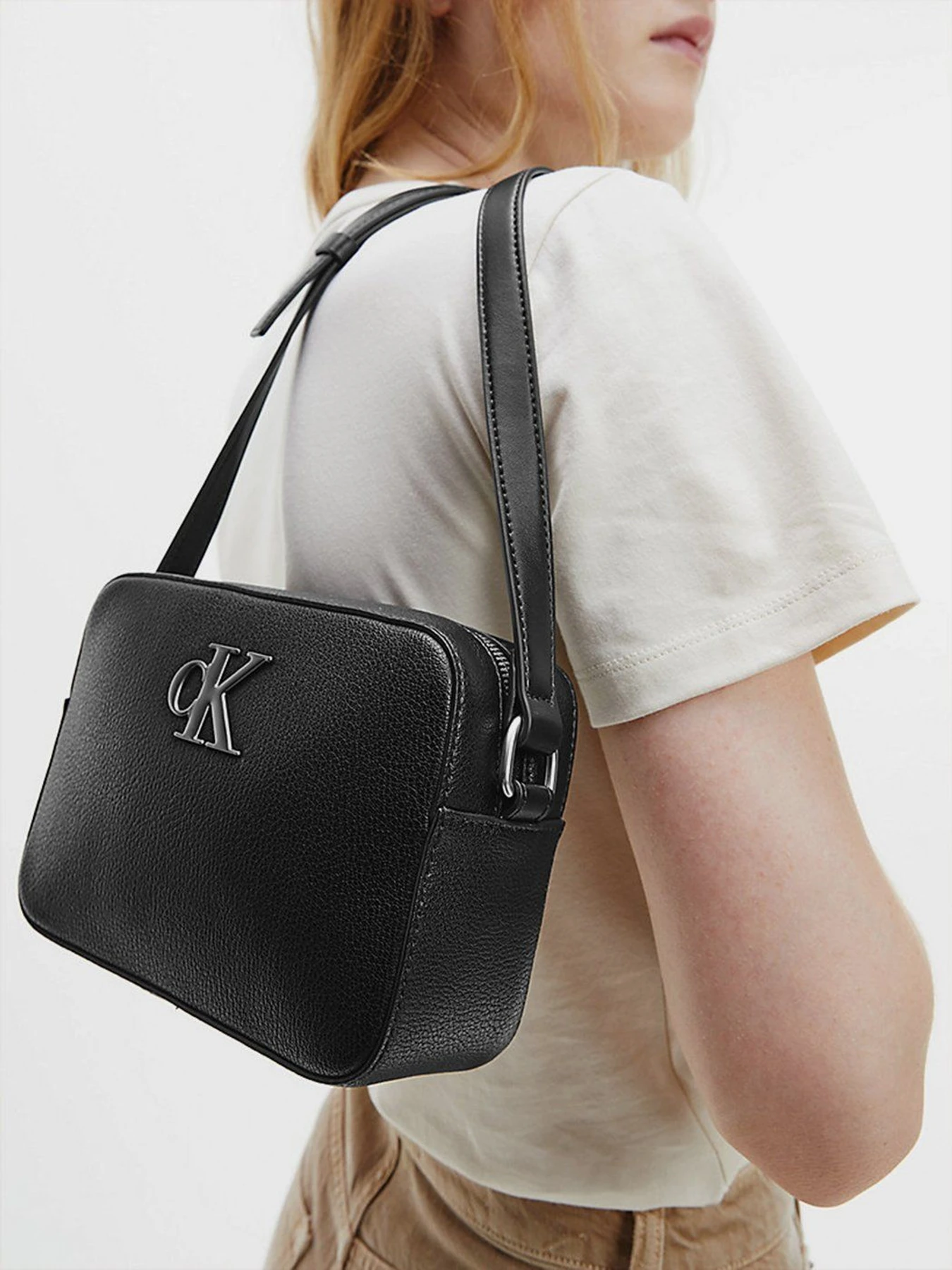 Сумки Calvin Klein модель K60K608699_BDS Фото
