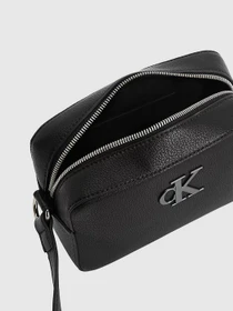Сумки Calvin Klein модель K60K608699_BDS Фото