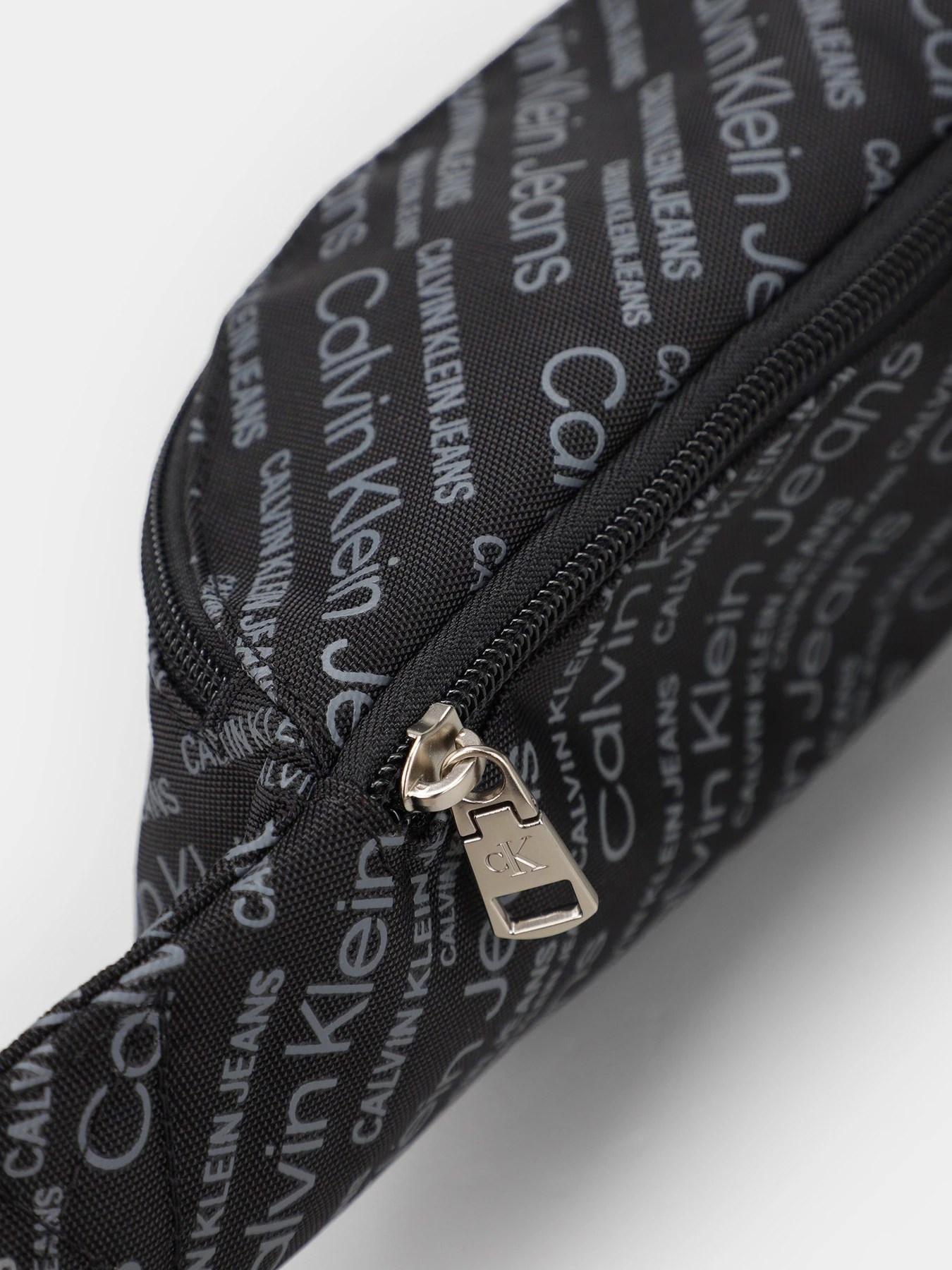 Сумки Calvin Klein модель K50K508193_01A Сумки Calvin Klein модель K50K508193_01A Фото