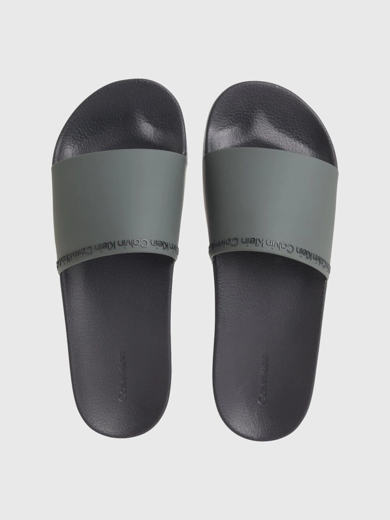 Шлёпанцы Calvin Klein Pool Slide Rubber модель HM0HM00981-MRZ Шлёпанцы Calvin Klein Pool Slide Rubber модель HM0HM00981-MRZ Фото