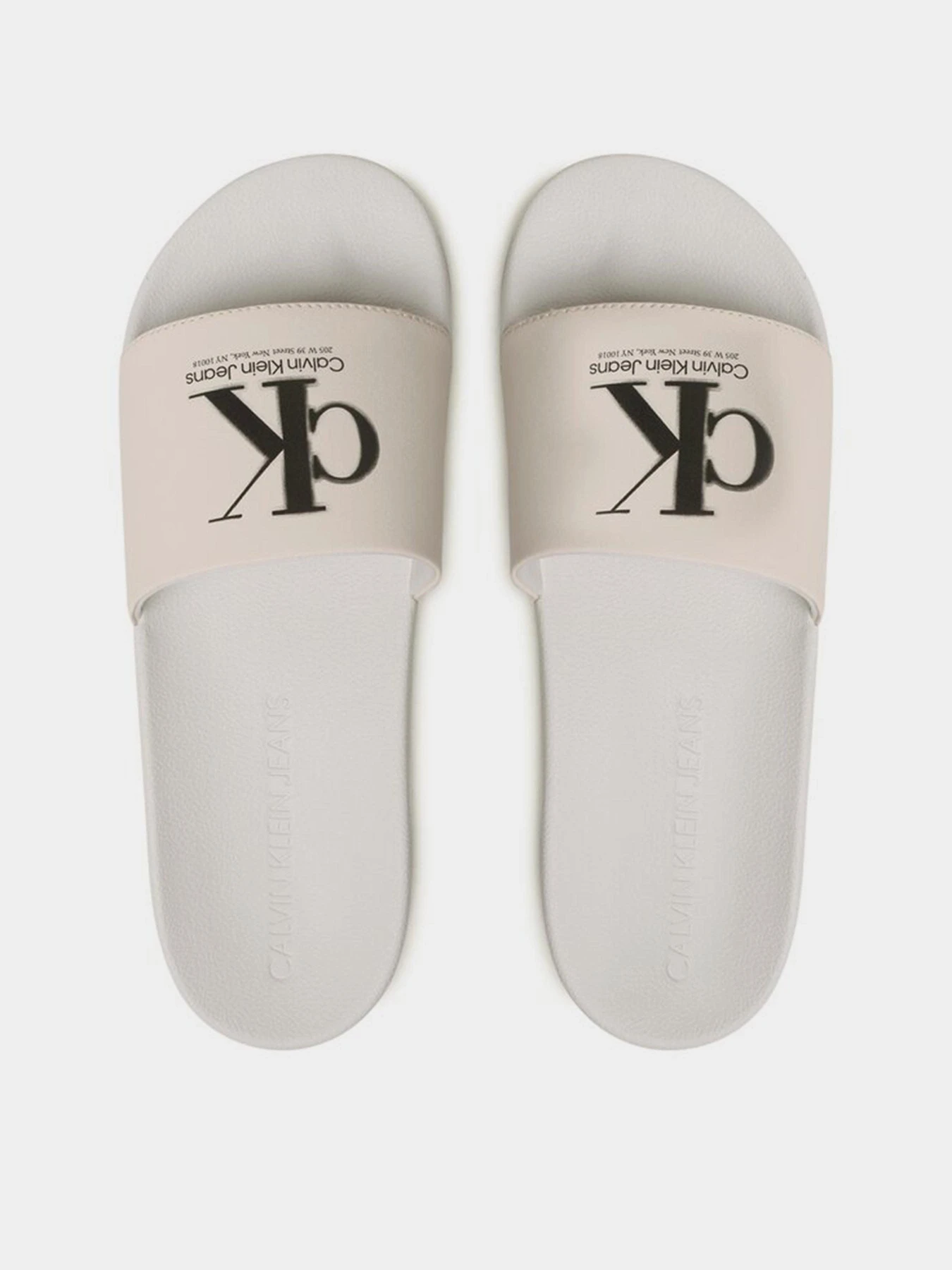 Шлёпанцы Calvin Klein Slide Oversized Brand модель YM0YM00662-YBH Шлёпанцы Calvin Klein Slide Oversized Brand модель YM0YM00662-YBH Фото