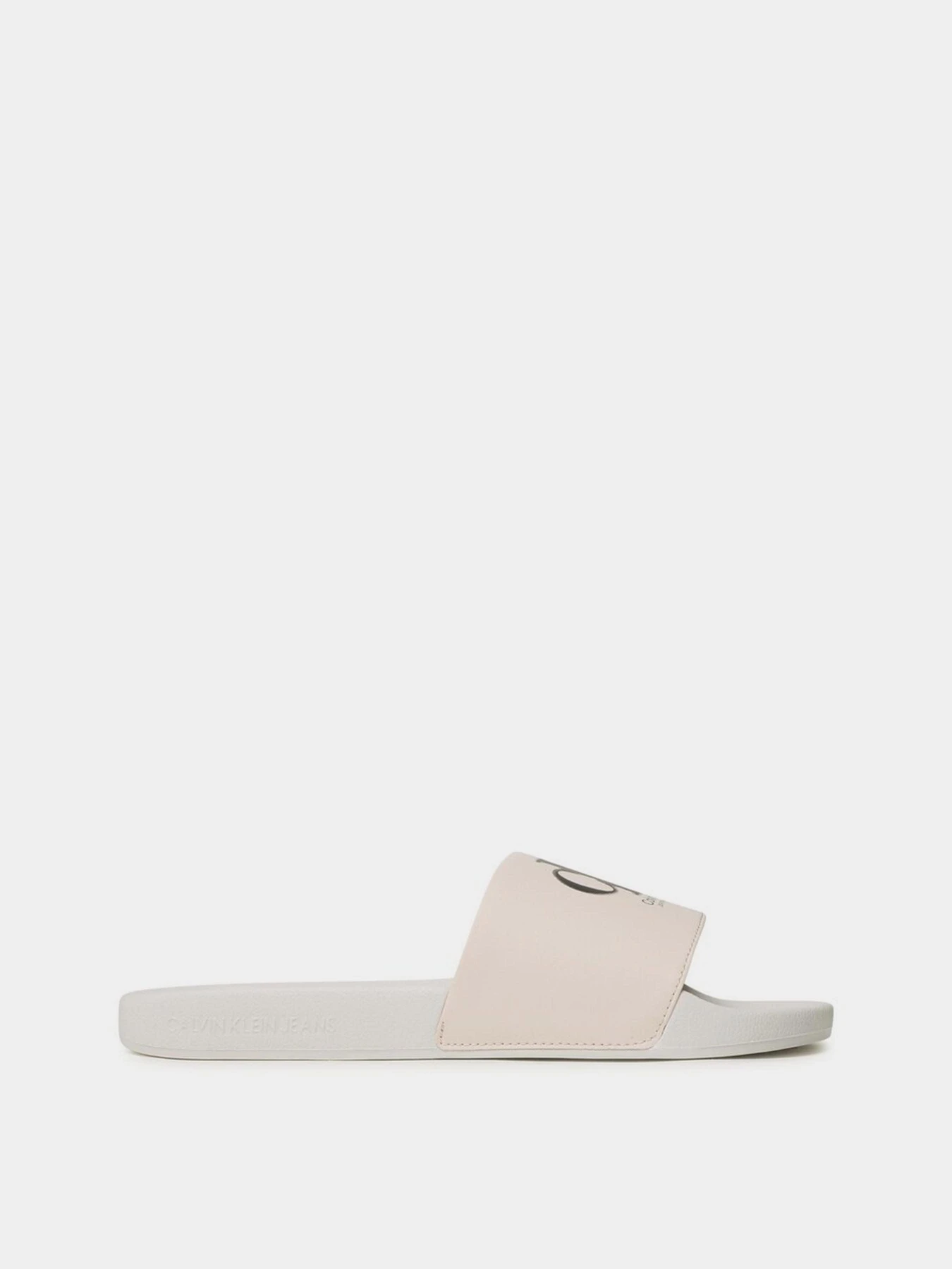 Шлёпанцы Calvin Klein Slide Oversized Brand модель YM0YM00662-YBH Шлёпанцы Calvin Klein Slide Oversized Brand модель YM0YM00662-YBH Фото