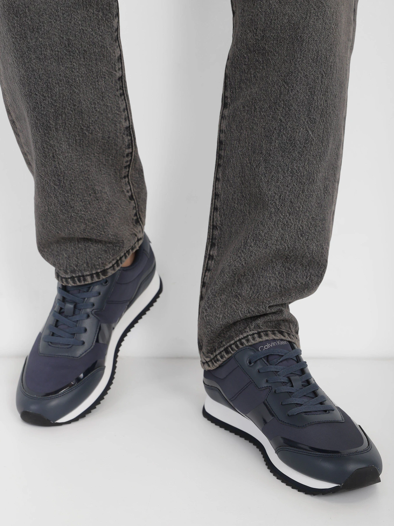 Кроссовки Calvin Klein Low Top Lace Up Heat Bond модель HM0HM00551-DW4 Кроссовки Calvin Klein Low Top Lace Up Heat Bond модель HM0HM00551-DW4 Фото