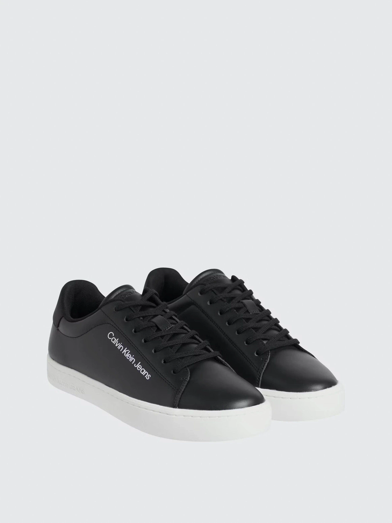 Кеды Calvin Klein Classic Cupsole Lace Up Sneaker модель YM0YM00715-0GK Кеды Calvin Klein Classic Cupsole Lace Up Sneaker модель YM0YM00715-0GK Фото