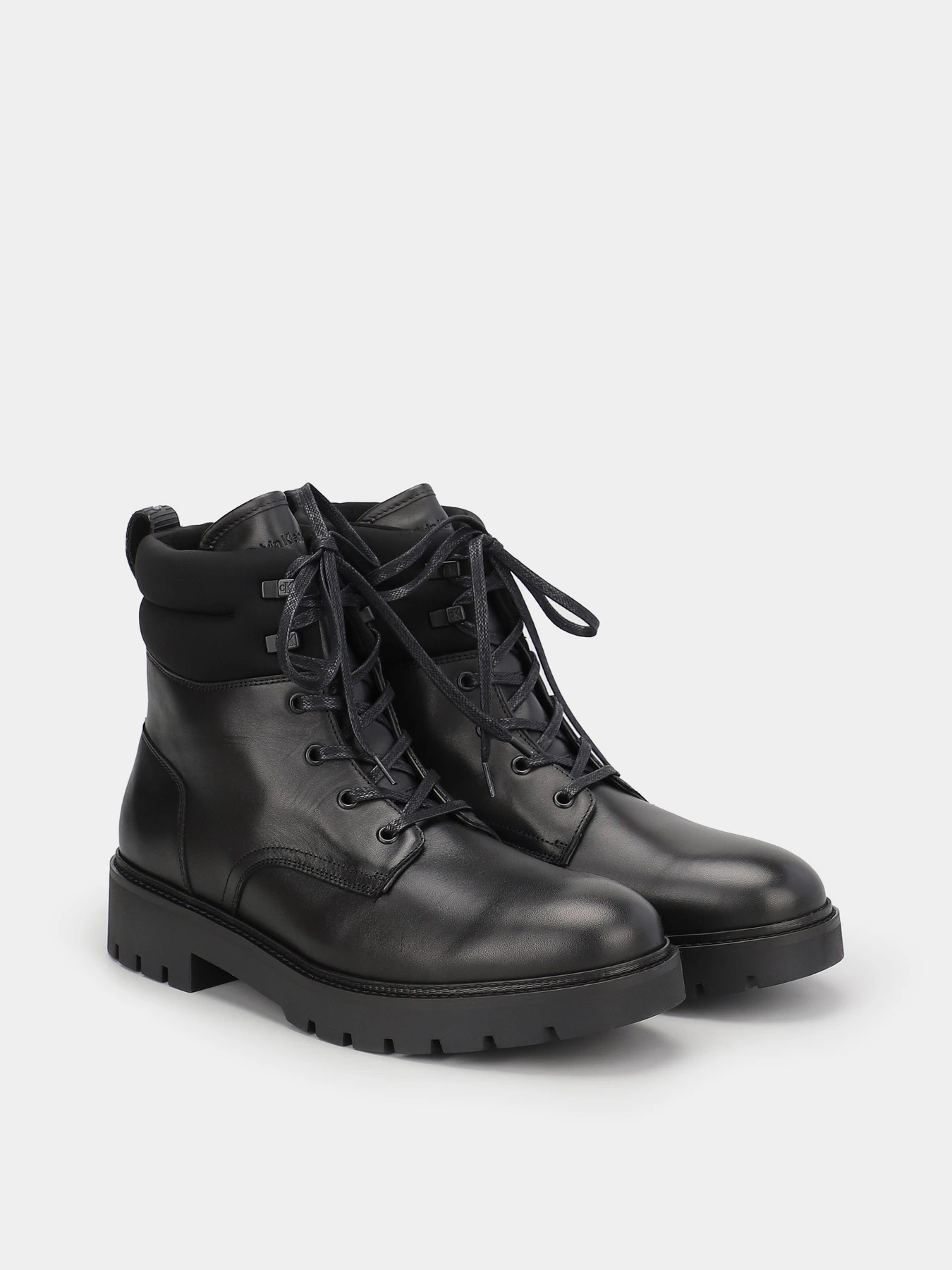 Ботинки и сапоги Calvin Klein Combat Mid Laceup Boot Lth модель YM0YM00832-BEH Ботинки и сапоги Calvin Klein Combat Mid Laceup Boot Lth модель YM0YM00832-BEH Фото