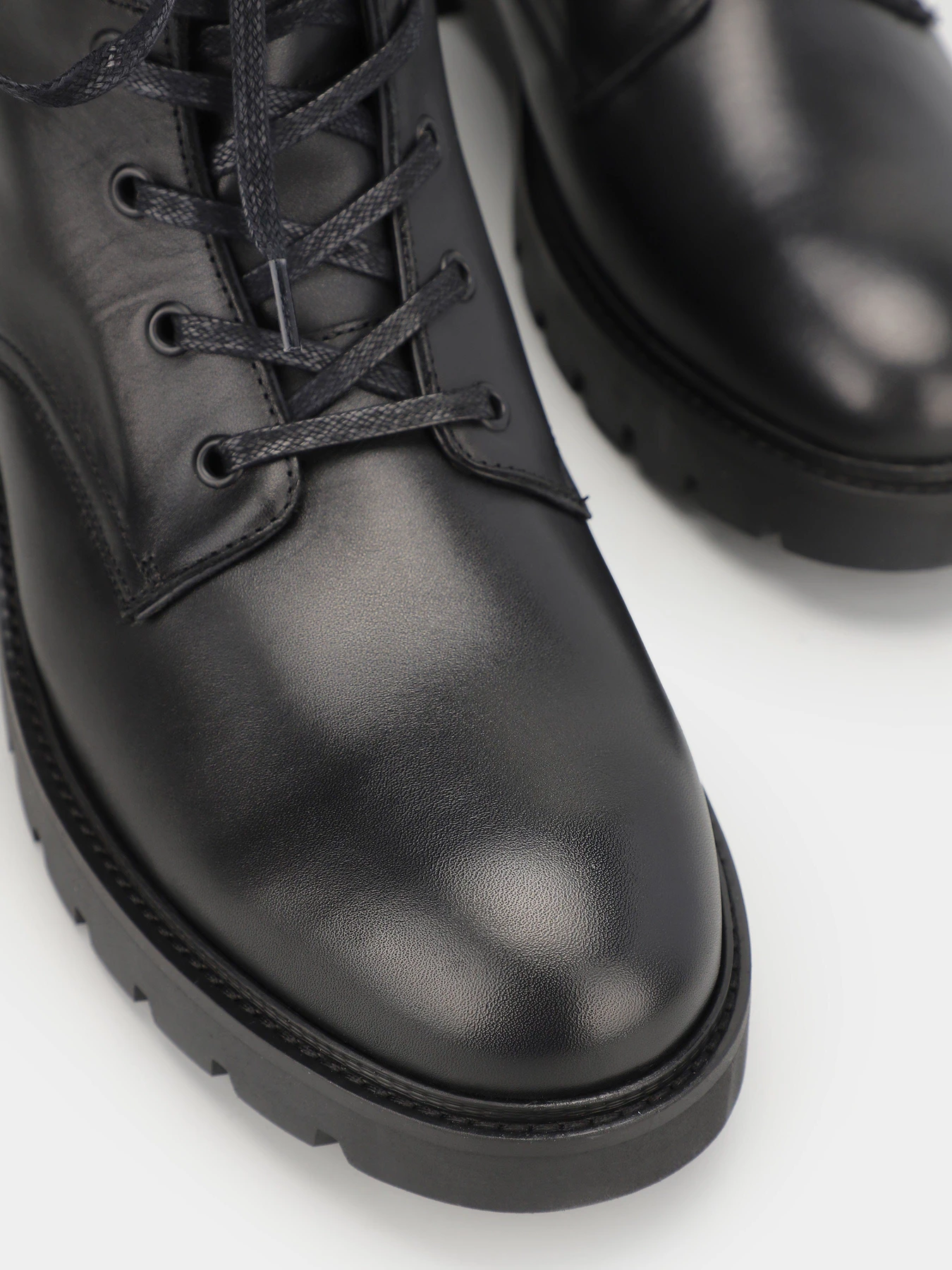 Ботинки и сапоги Calvin Klein Combat Mid Laceup Boot Lth модель YM0YM00832-BEH Ботинки и сапоги Calvin Klein Combat Mid Laceup Boot Lth модель YM0YM00832-BEH Фото