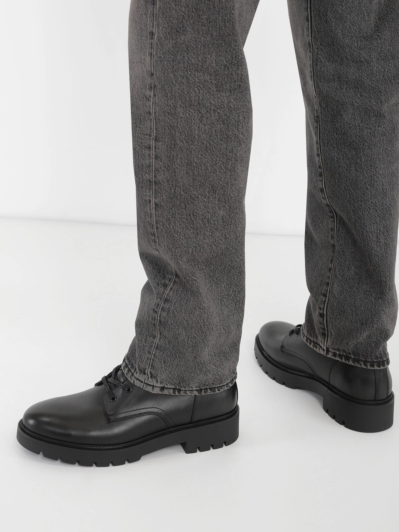 Ботинки и сапоги Calvin Klein Combat Mid Laceup Boot Lth модель YM0YM00832-BEH Ботинки и сапоги Calvin Klein Combat Mid Laceup Boot Lth модель YM0YM00832-BEH Фото
