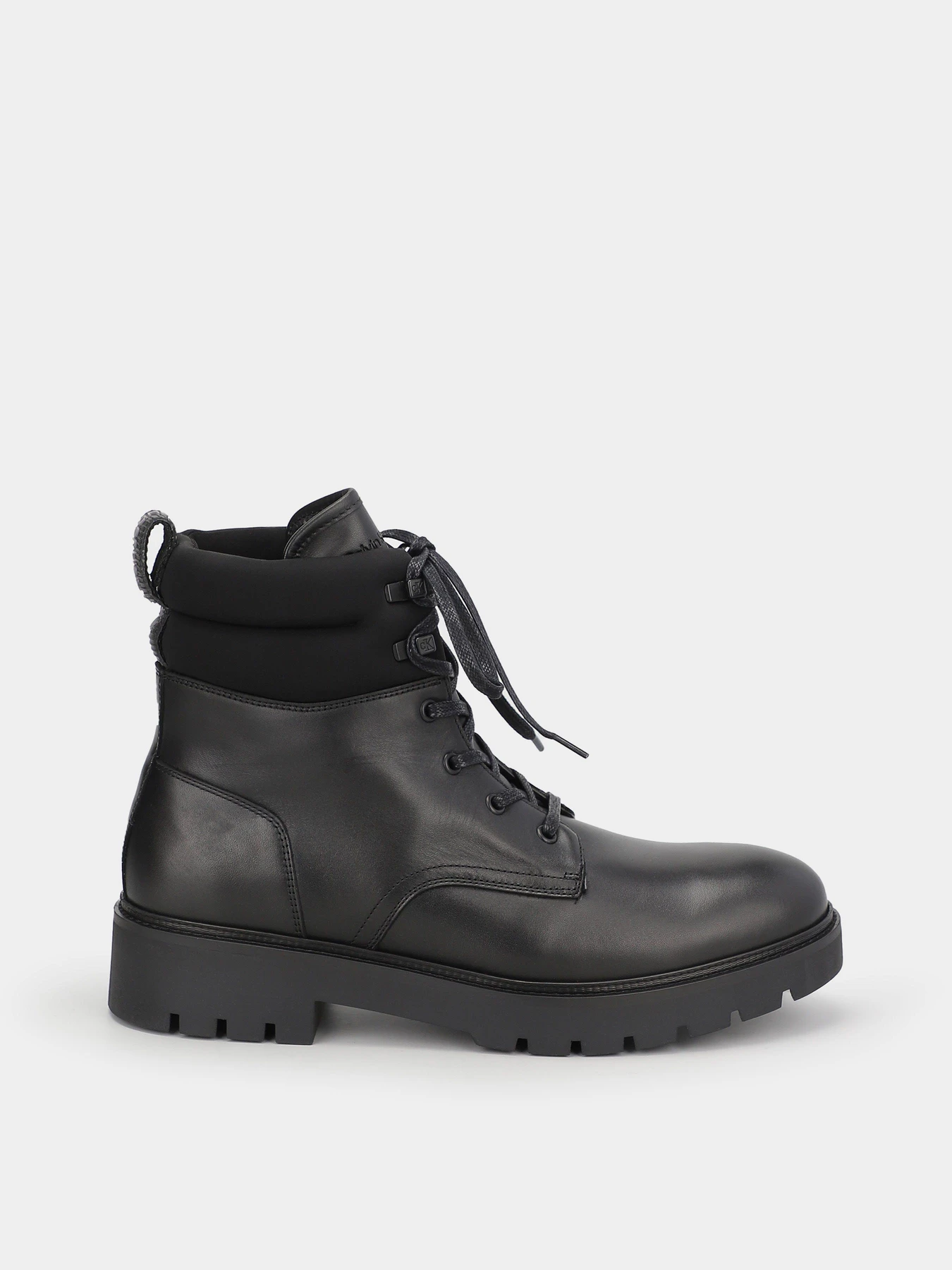 Ботинки и сапоги Calvin Klein Combat Mid Laceup Boot Lth модель YM0YM00832-BEH Ботинки и сапоги Calvin Klein Combat Mid Laceup Boot Lth модель YM0YM00832-BEH Фото