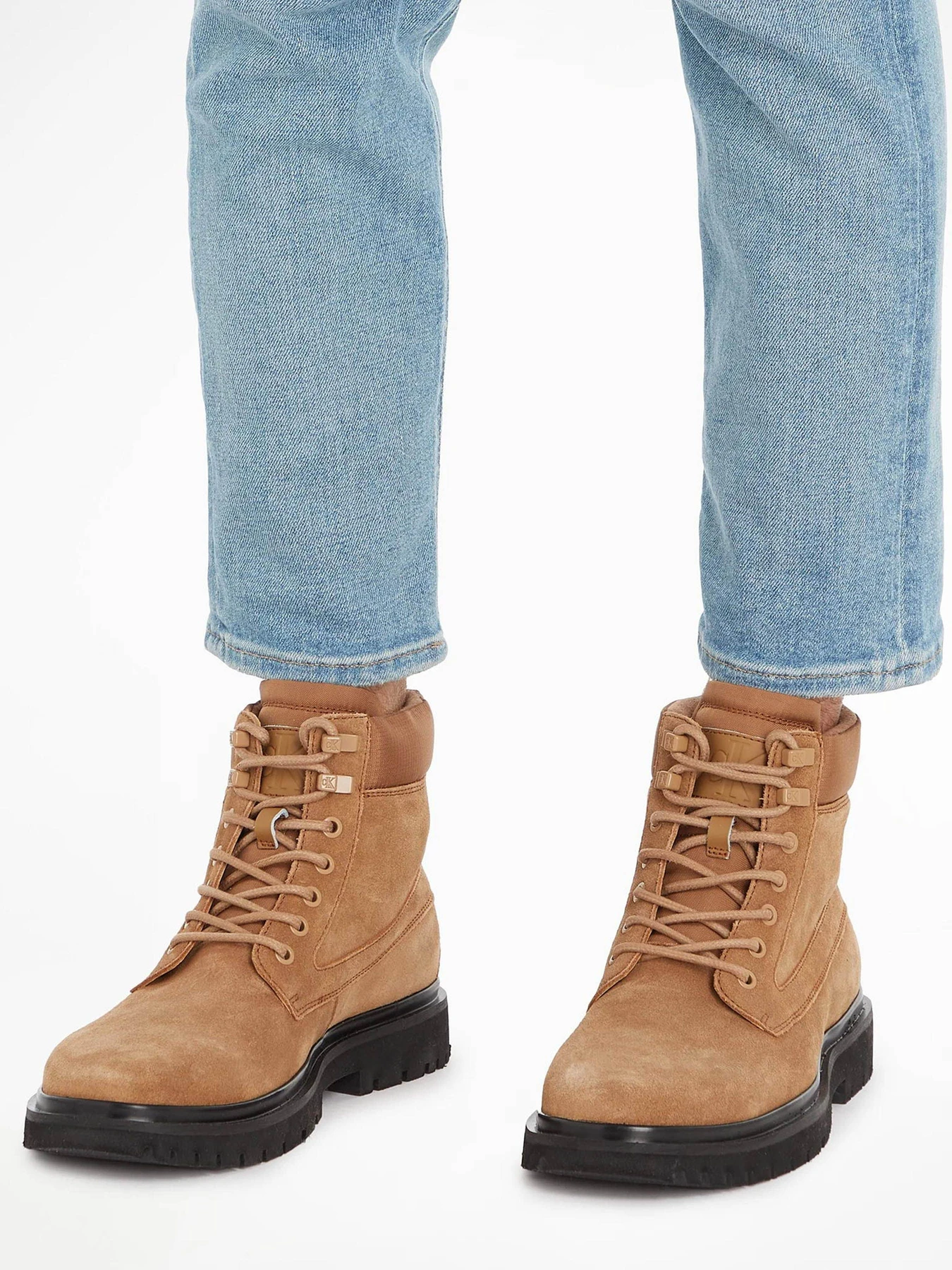 Черевики та чоботи Calvin Klein Eva Mid Laceup Boot Suede модель YM0YM00802-0HD Фото