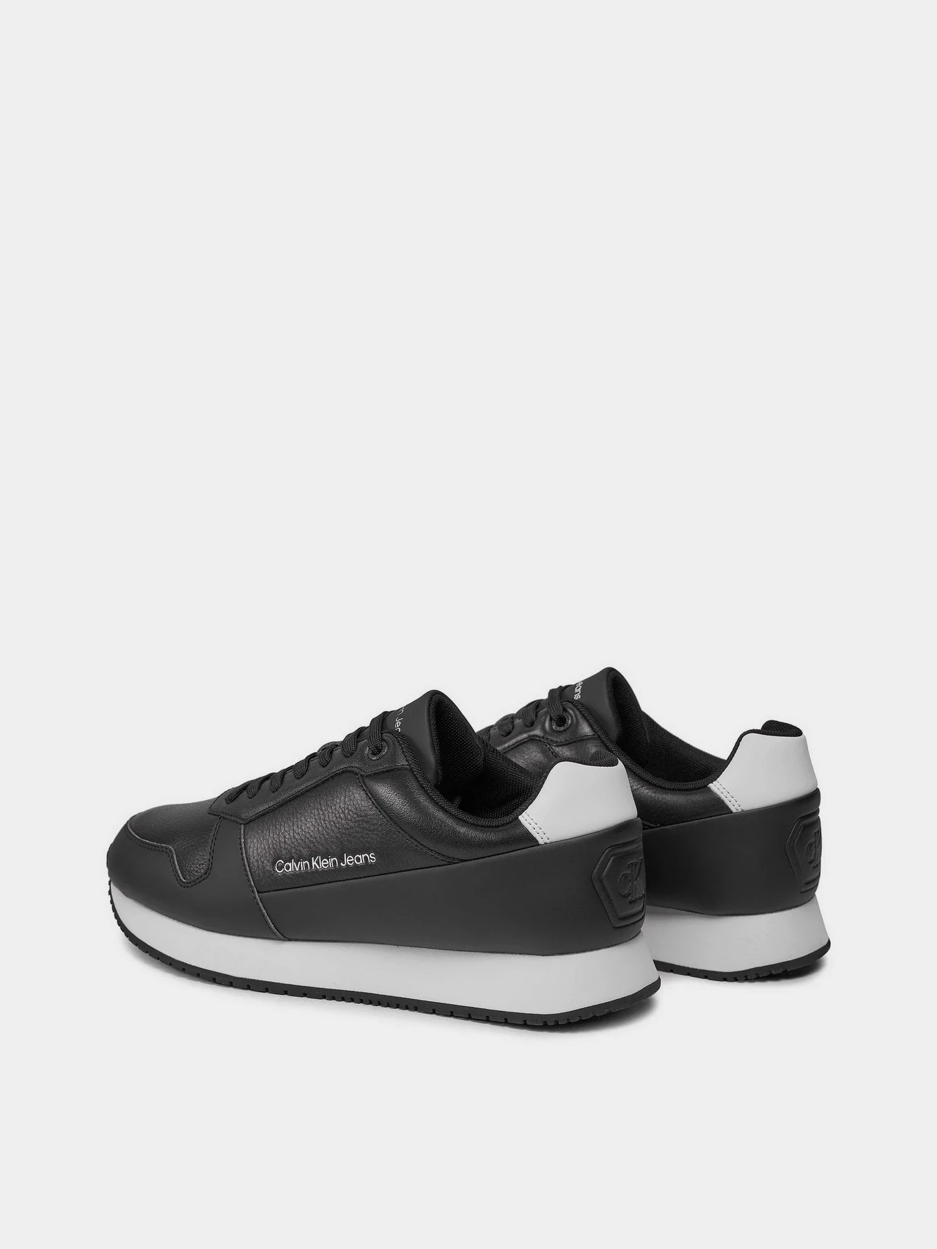 Кросівки Calvin Klein Retro Runner Low Lth In Sat модель YM0YM00863-0GM Кросівки Calvin Klein Retro Runner Low Lth In Sat модель YM0YM00863-0GM Фото