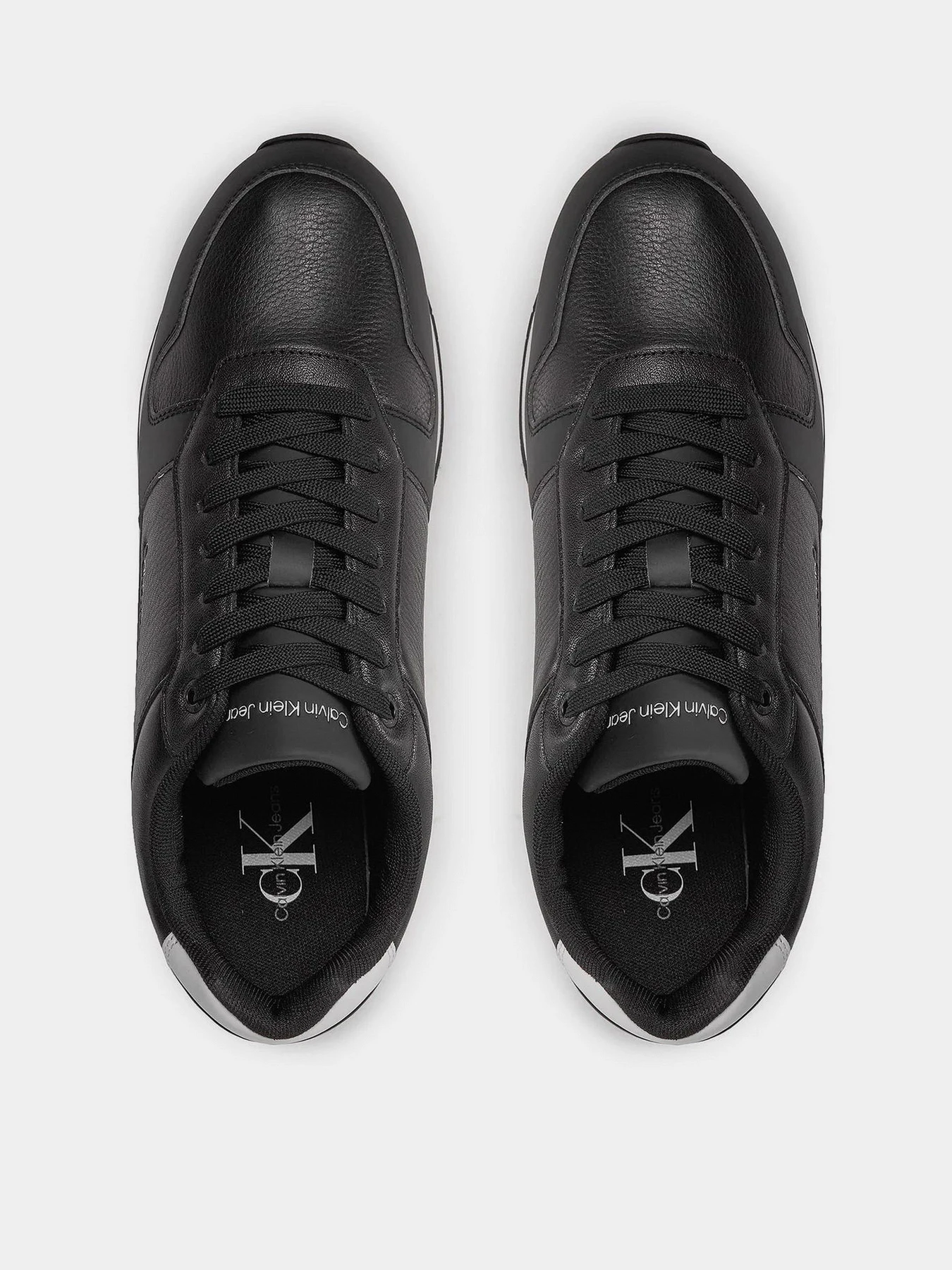Кросівки Calvin Klein Retro Runner Low Lth In Sat модель YM0YM00863-0GM Кросівки Calvin Klein Retro Runner Low Lth In Sat модель YM0YM00863-0GM Фото