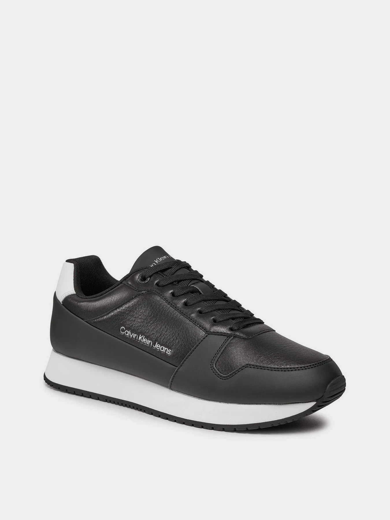 Кросівки Calvin Klein Retro Runner Low Lth In Sat модель YM0YM00863-0GM Кросівки Calvin Klein Retro Runner Low Lth In Sat модель YM0YM00863-0GM Фото