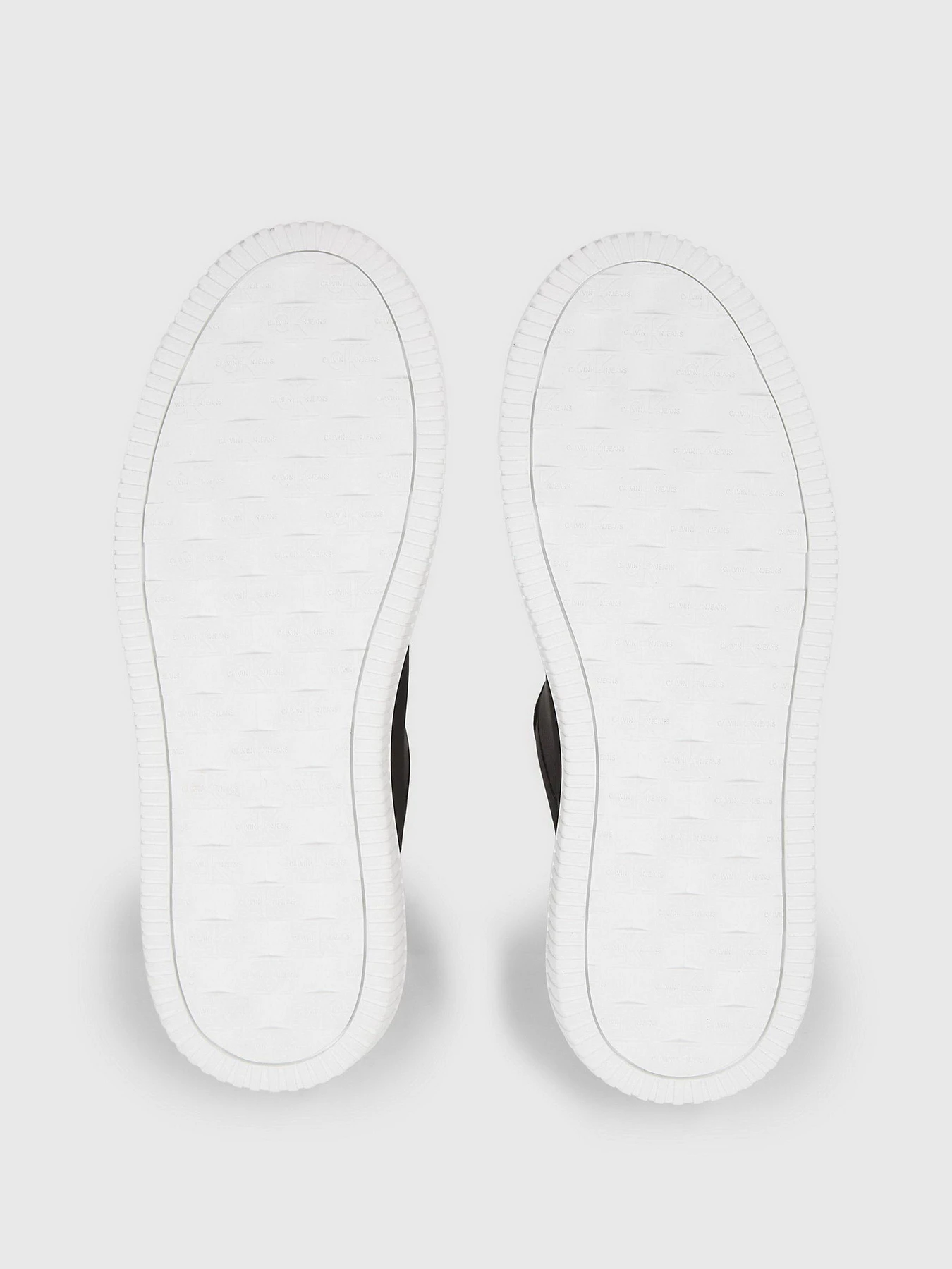 Кросівки Calvin Klein Chunky Cupsole Low Lth In Sat модель YM0YM00873-0GM Кросівки Calvin Klein Chunky Cupsole Low Lth In Sat модель YM0YM00873-0GM Фото