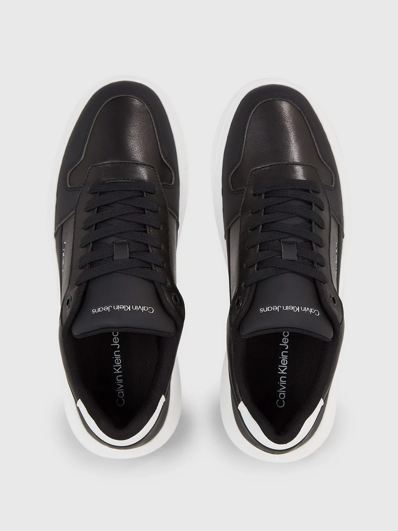 Кросівки Calvin Klein Chunky Cupsole Low Lth In Sat модель YM0YM00873-0GM Кросівки Calvin Klein Chunky Cupsole Low Lth In Sat модель YM0YM00873-0GM Фото